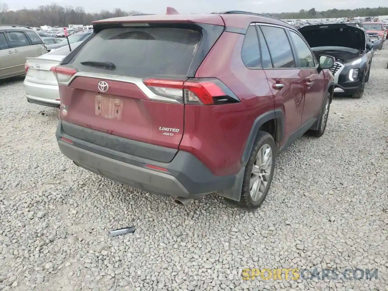 4 Photograph of a damaged car JTMN1RFV6KD038502 TOYOTA RAV4 2019