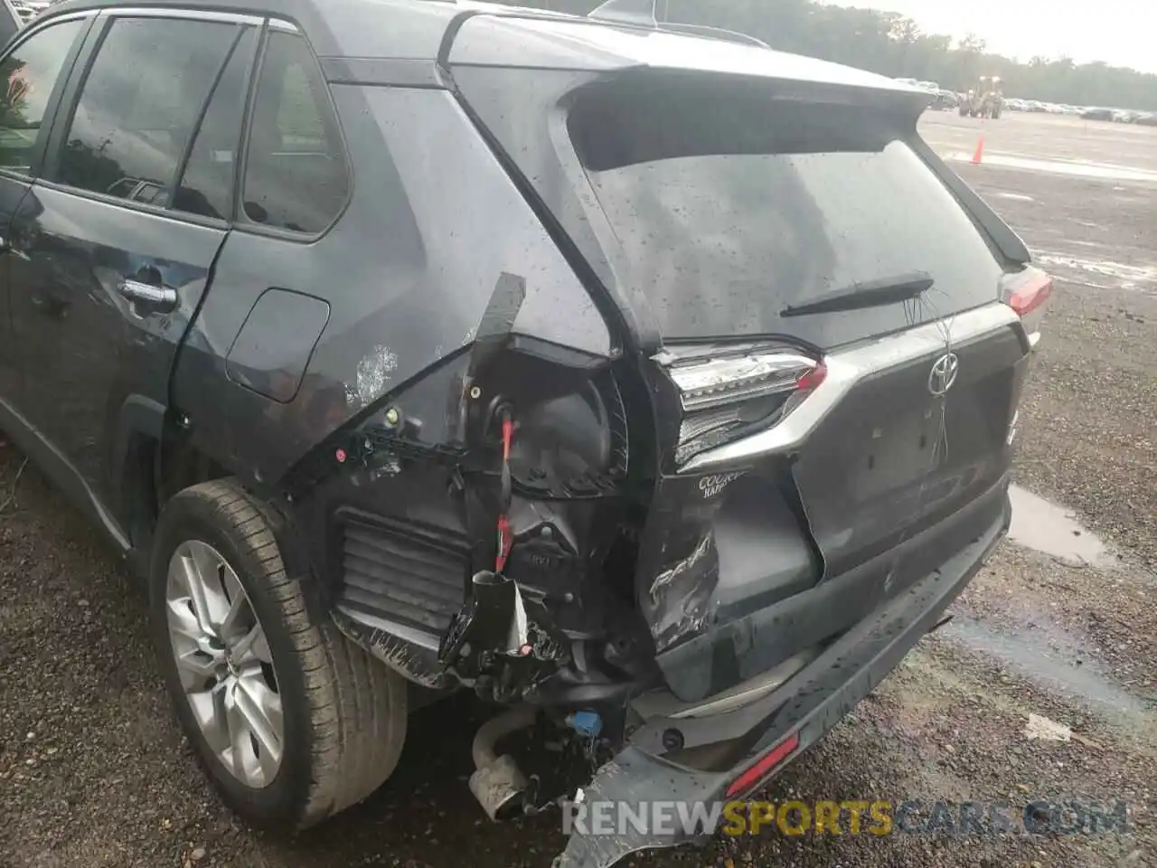 9 Photograph of a damaged car JTMN1RFV6KD521312 TOYOTA RAV4 2019