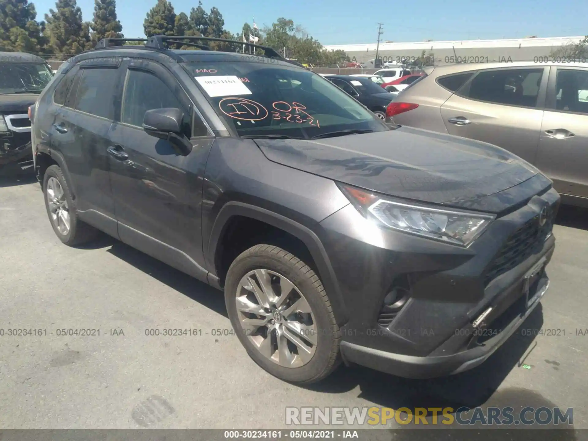 1 Photograph of a damaged car JTMN1RFV6KD521844 TOYOTA RAV4 2019