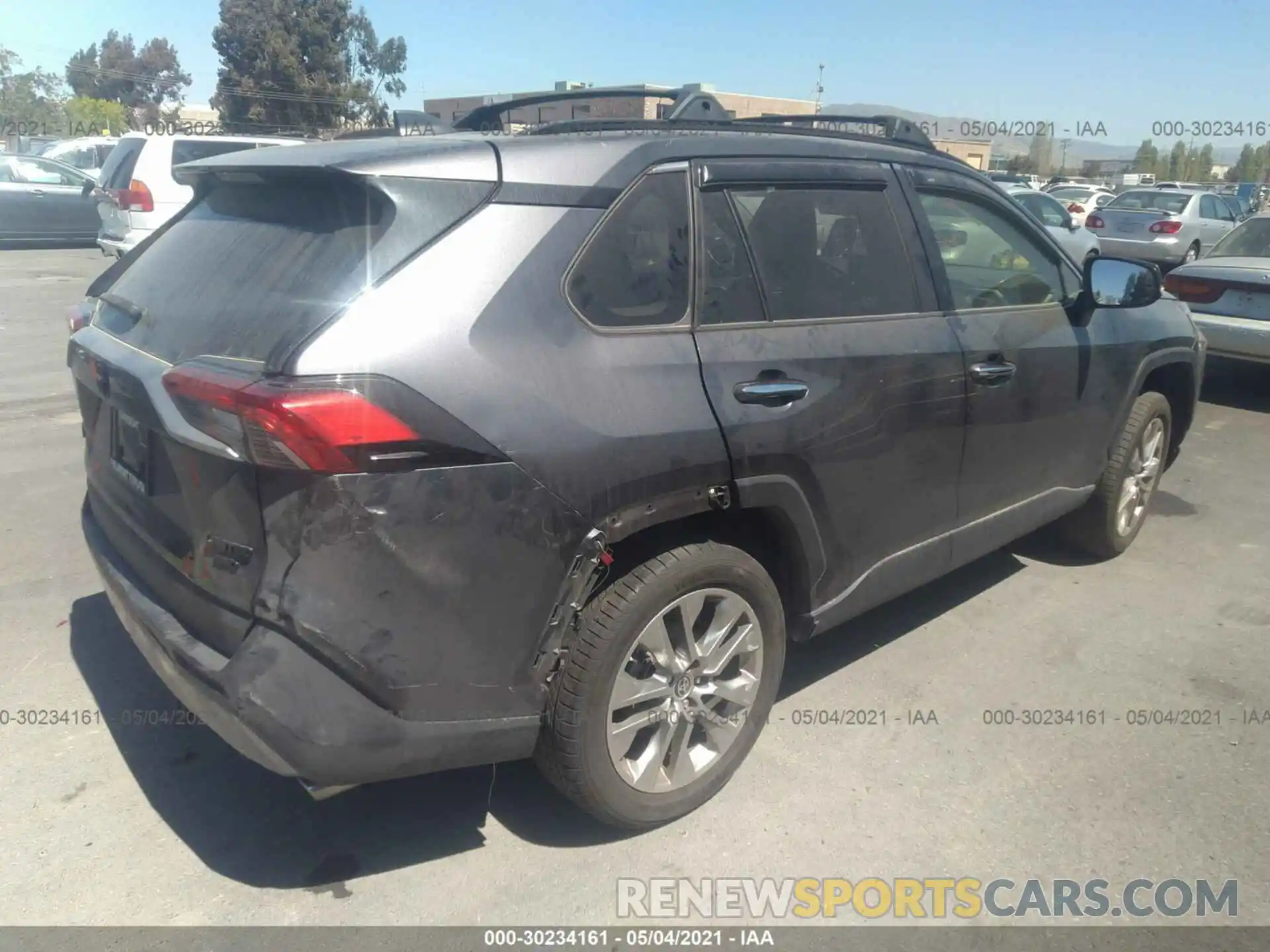 4 Photograph of a damaged car JTMN1RFV6KD521844 TOYOTA RAV4 2019