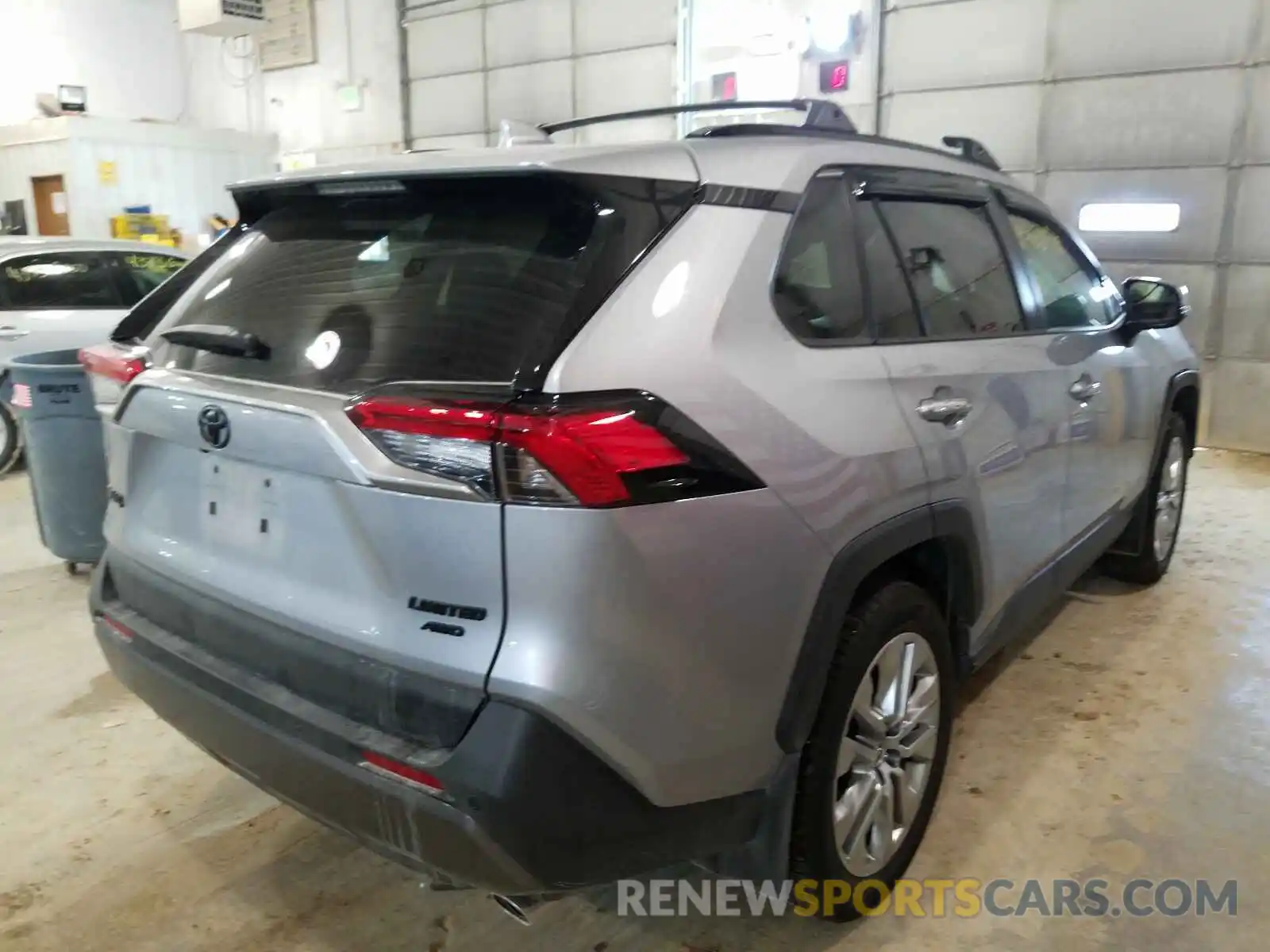 4 Photograph of a damaged car JTMN1RFV7KD035690 TOYOTA RAV4 2019