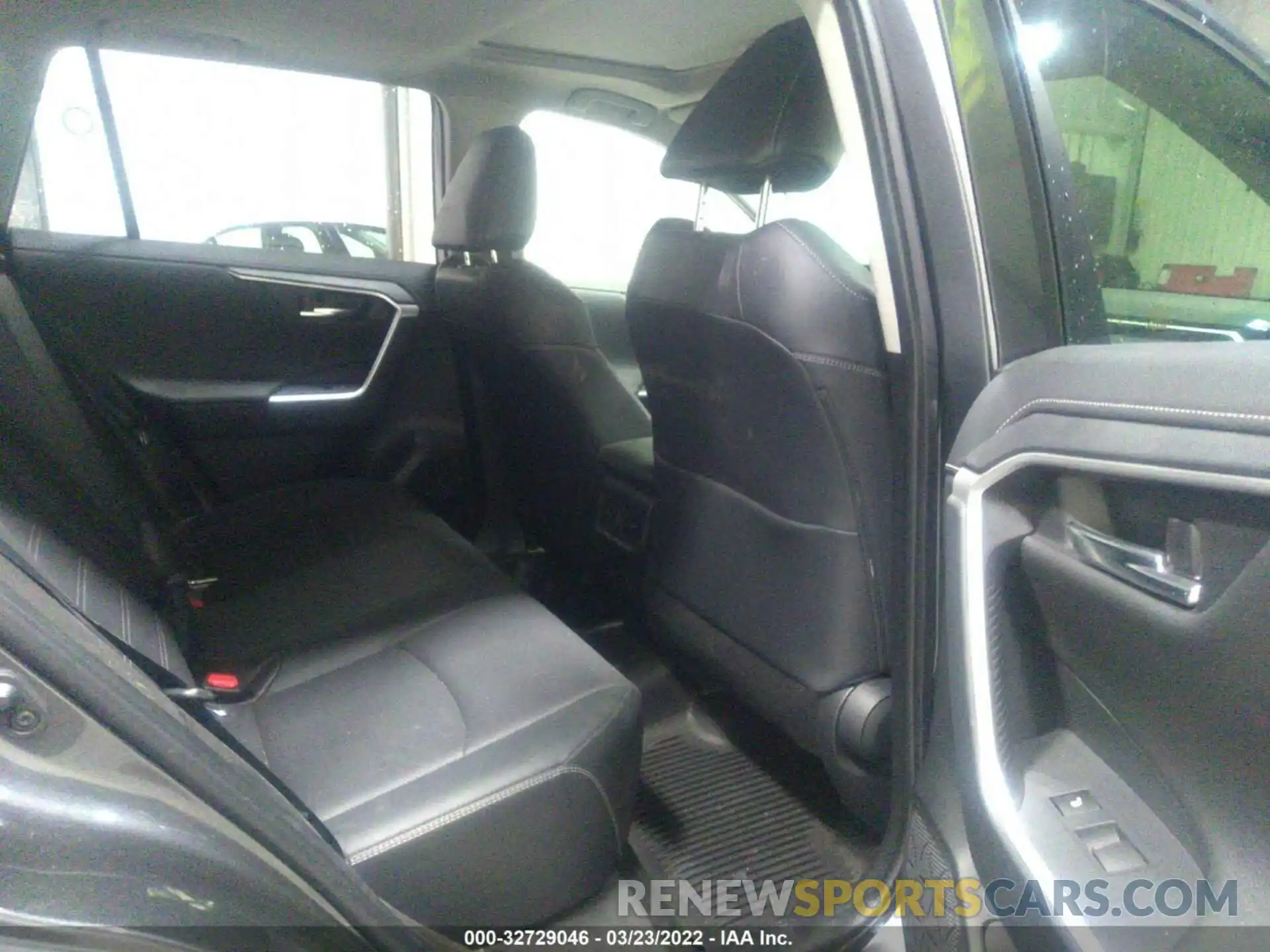 8 Фотография поврежденного автомобиля JTMN1RFV7KD038444 TOYOTA RAV4 2019