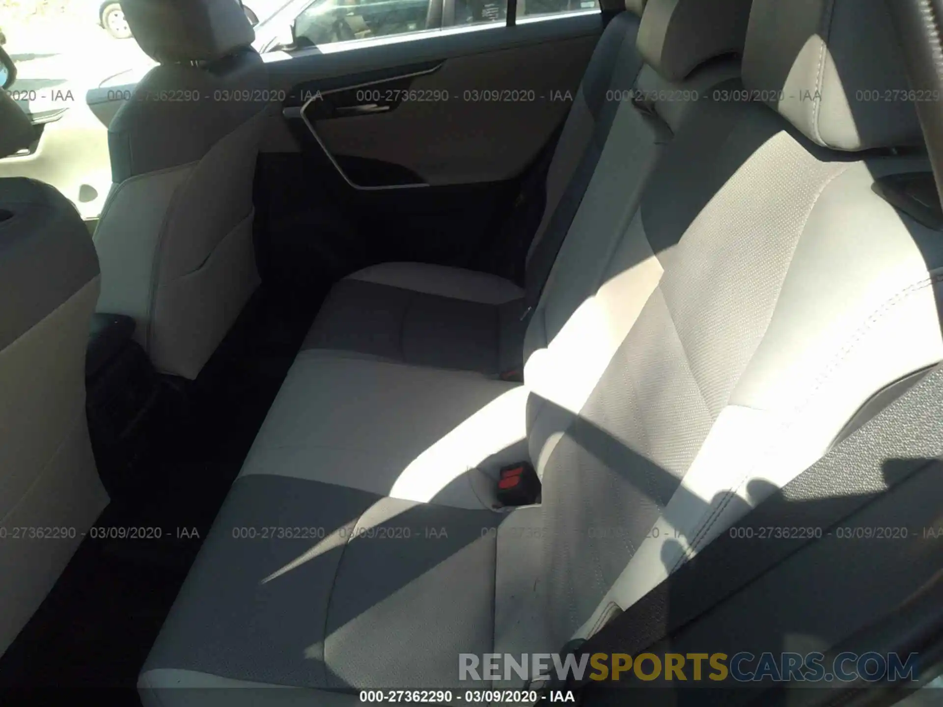 8 Фотография поврежденного автомобиля JTMN1RFV7KD509427 TOYOTA RAV4 2019