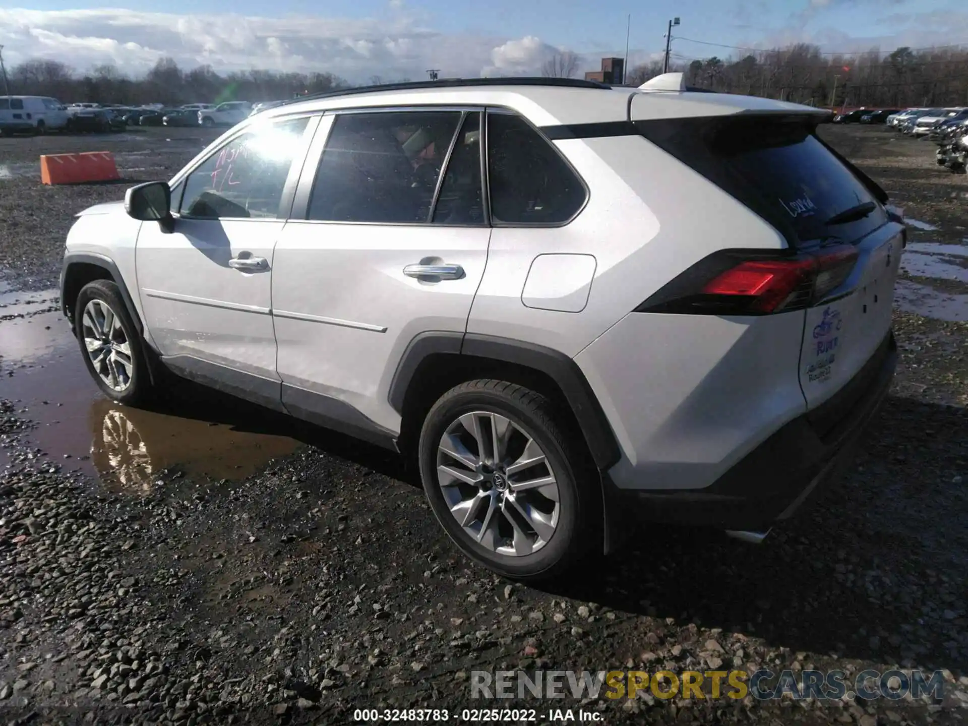 3 Photograph of a damaged car JTMN1RFV7KD520394 TOYOTA RAV4 2019