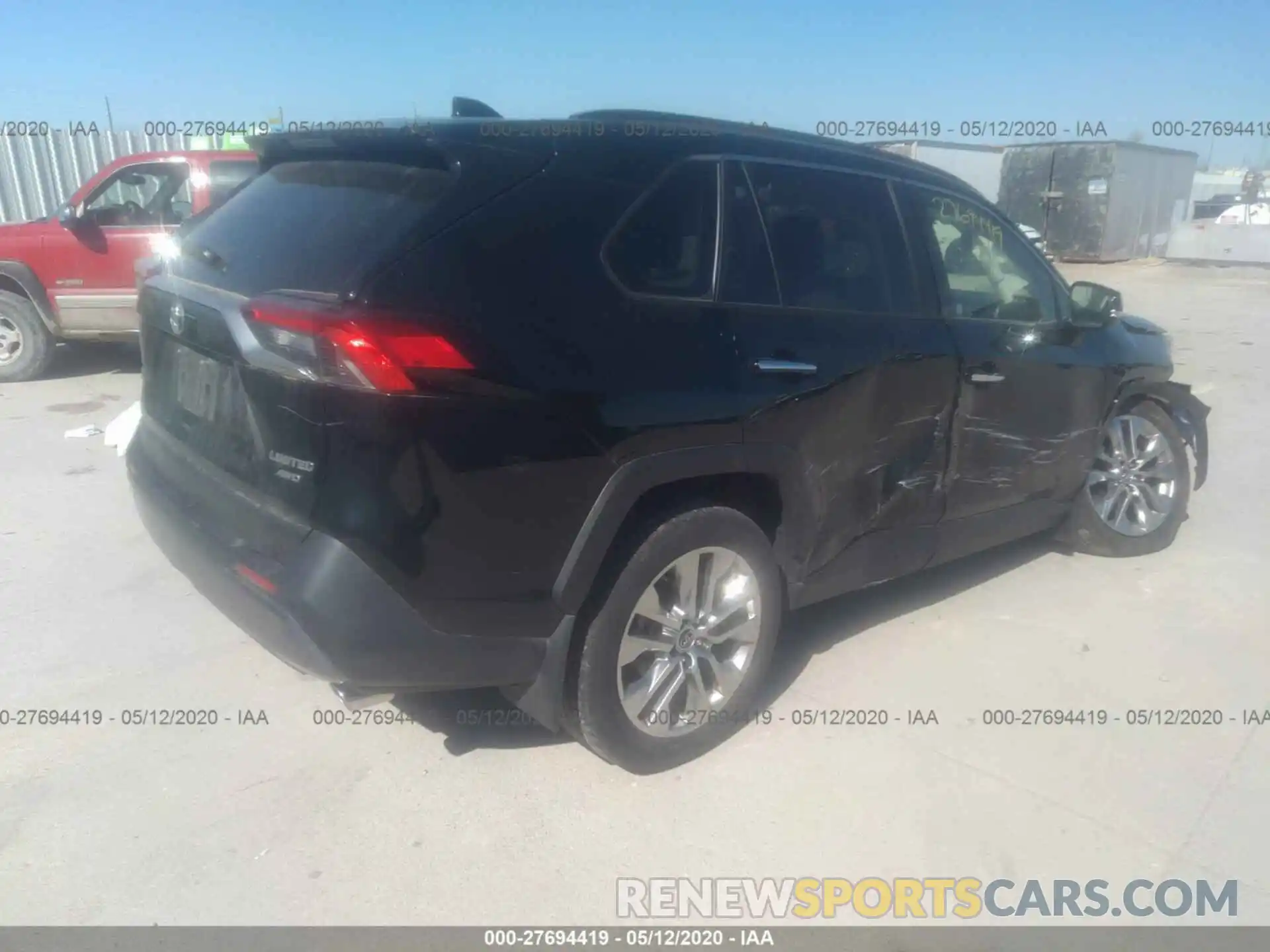 4 Photograph of a damaged car JTMN1RFV8KD500882 TOYOTA RAV4 2019