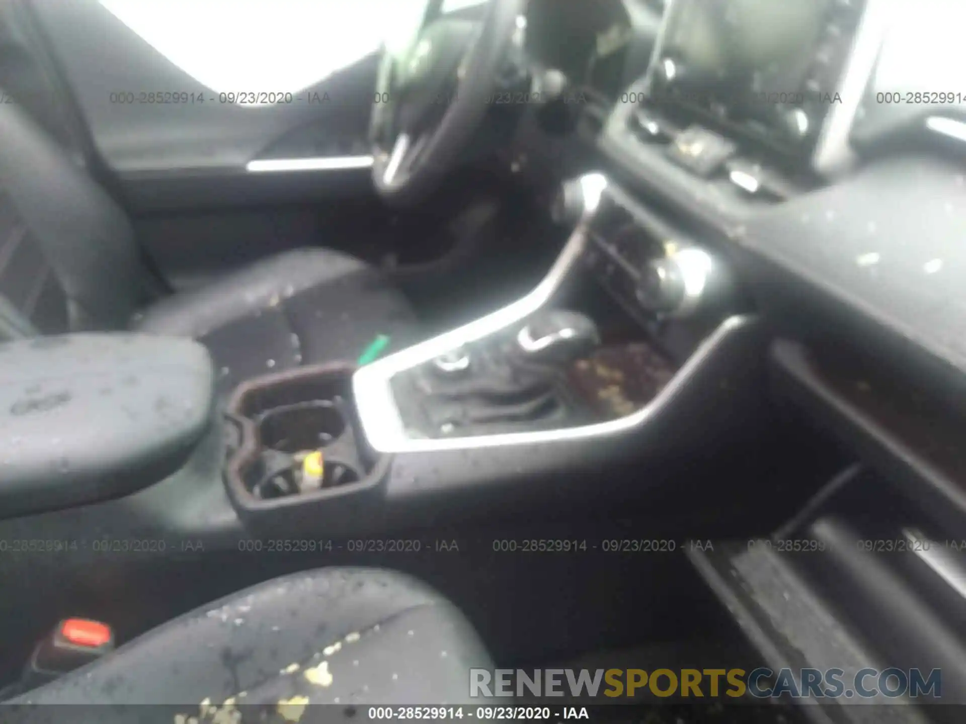 5 Photograph of a damaged car JTMN1RFV8KD508822 TOYOTA RAV4 2019