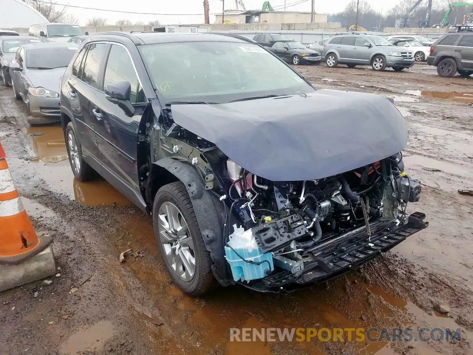 1 Photograph of a damaged car JTMN1RFV8KD519707 TOYOTA RAV4 2019