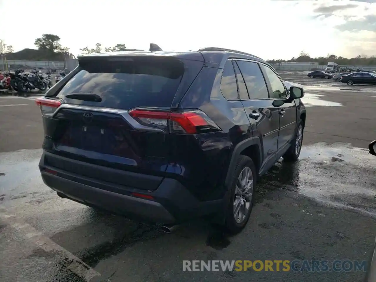 4 Photograph of a damaged car JTMN1RFV9KD500194 TOYOTA RAV4 2019