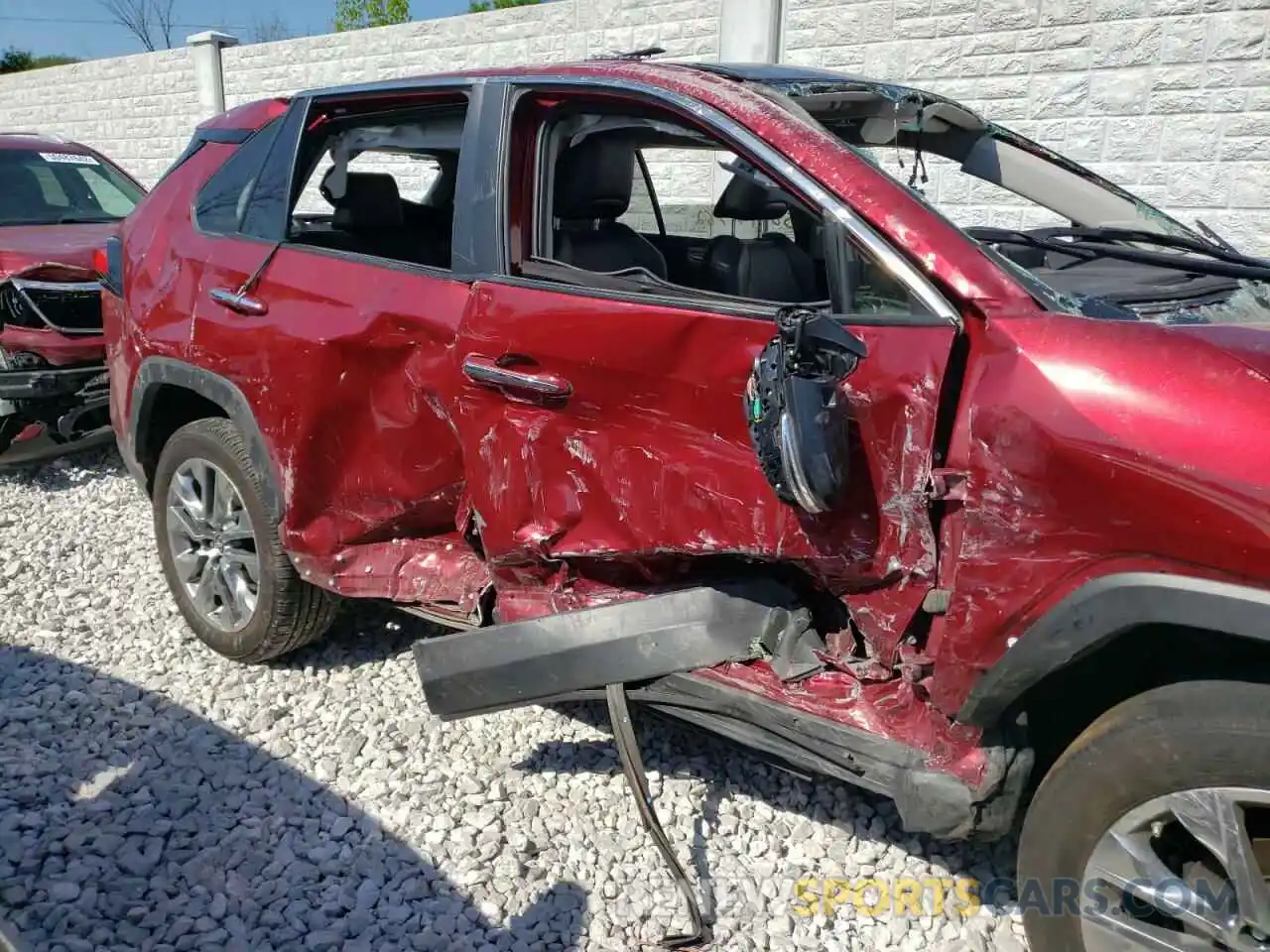 9 Photograph of a damaged car JTMN1RFV9KD515603 TOYOTA RAV4 2019