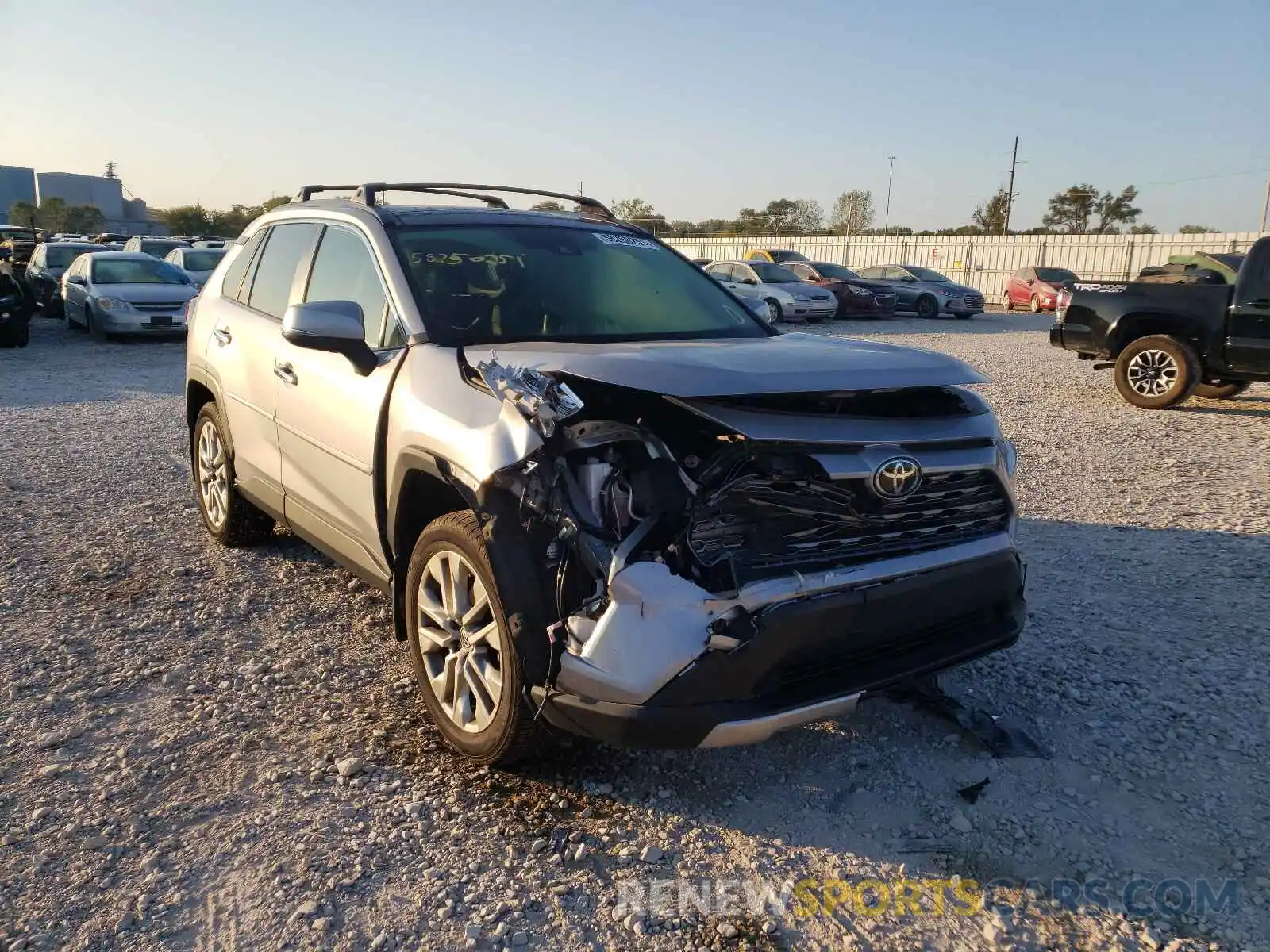 9 Photograph of a damaged car JTMN1RFV9KD521580 TOYOTA RAV4 2019