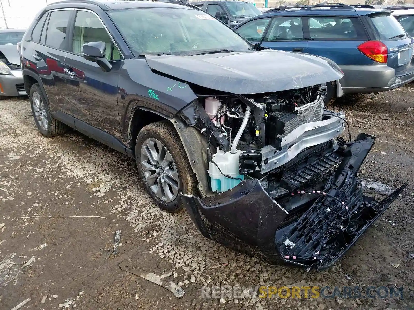 1 Photograph of a damaged car JTMN1RFV9KD522664 TOYOTA RAV4 2019