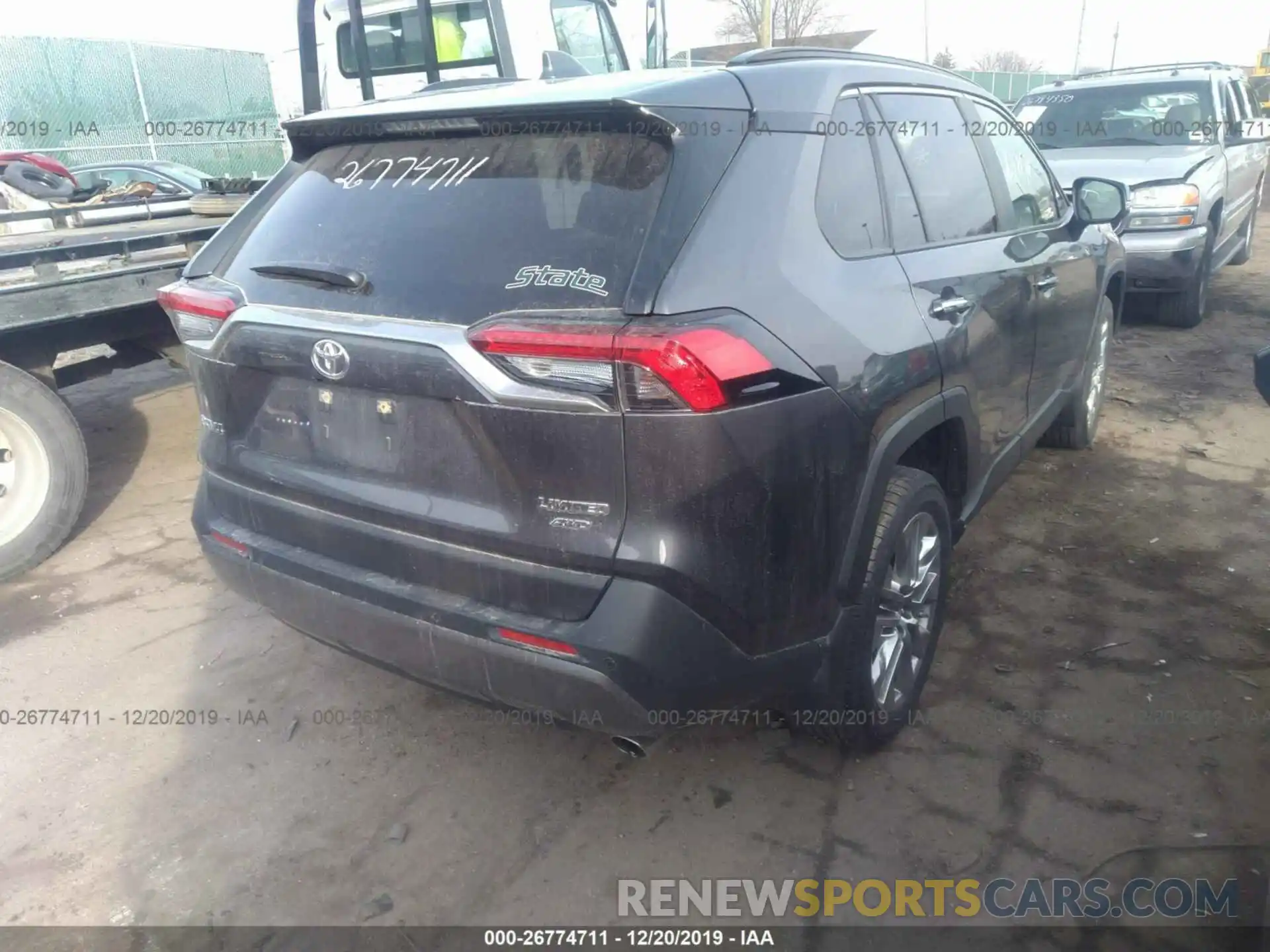 4 Photograph of a damaged car JTMN1RFV9KJ003518 TOYOTA RAV4 2019