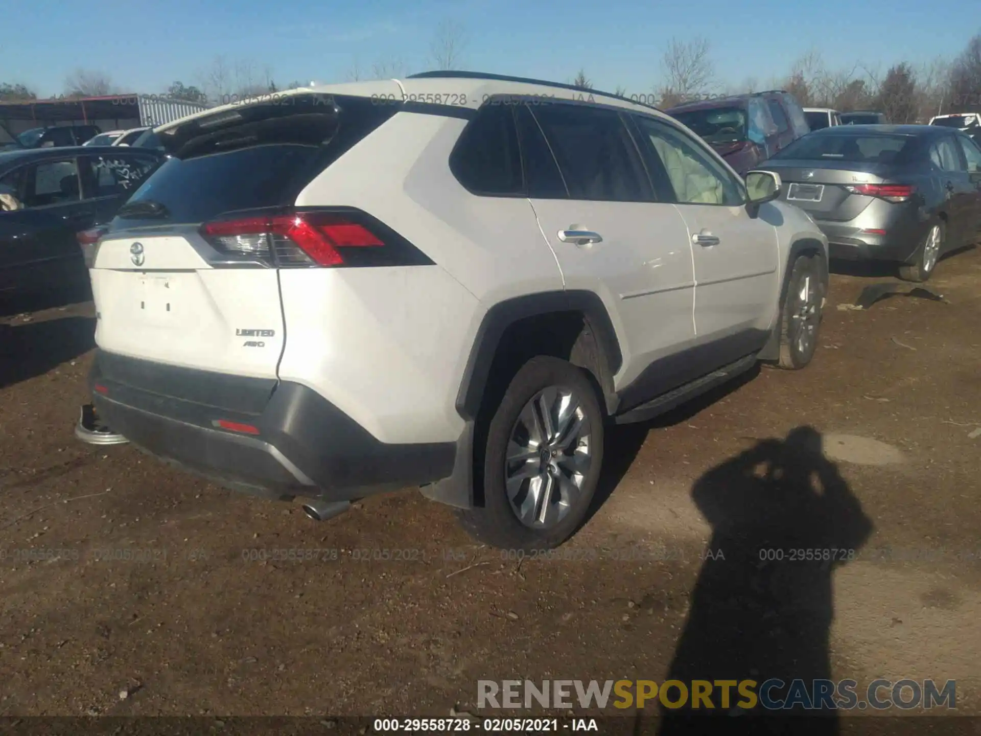 4 Photograph of a damaged car JTMN1RFVIKD039461 TOYOTA RAV4 2019