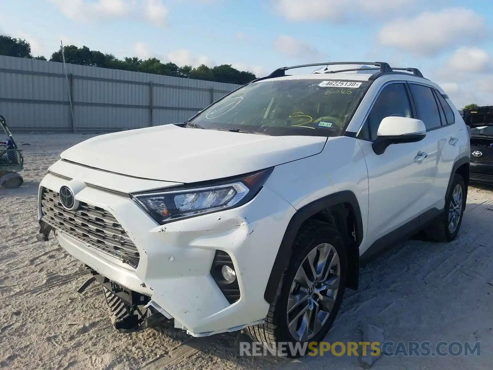 2 Фотография поврежденного автомобиля JTMN1RFVXKD021251 TOYOTA RAV4 2019