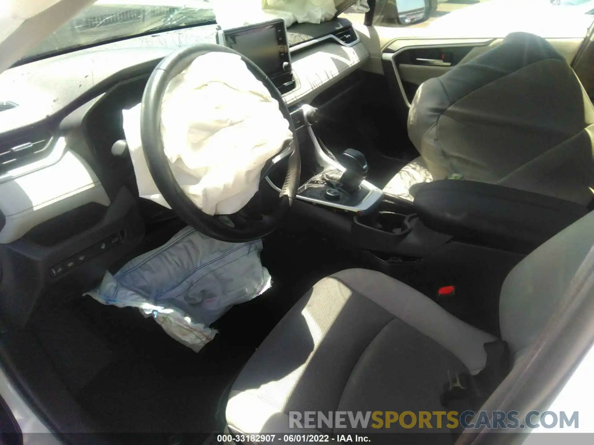 5 Photograph of a damaged car JTMN1RFVXKD040611 TOYOTA RAV4 2019