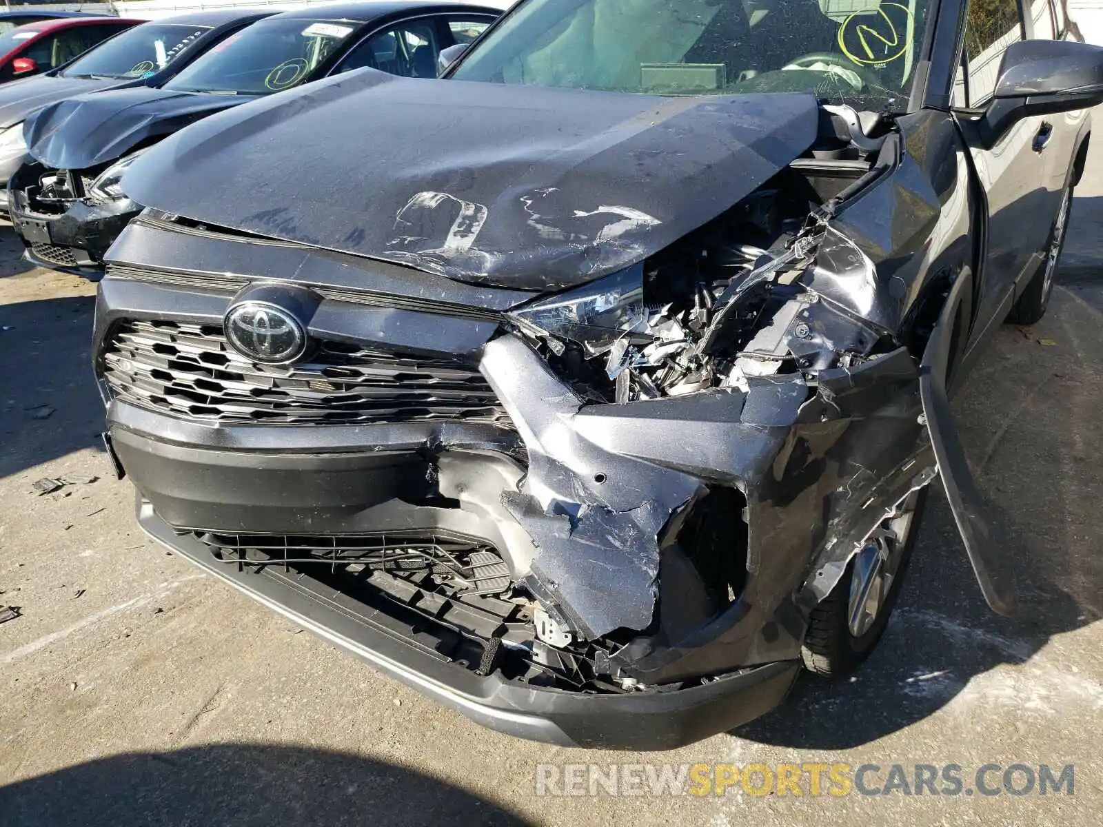 9 Photograph of a damaged car JTMN1RFVXKD512256 TOYOTA RAV4 2019