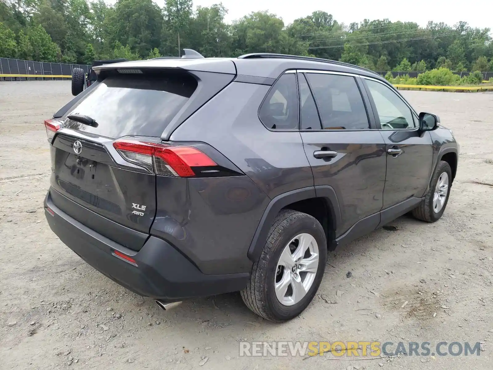 4 Photograph of a damaged car JTMP1RFV0KD003169 TOYOTA RAV4 2019