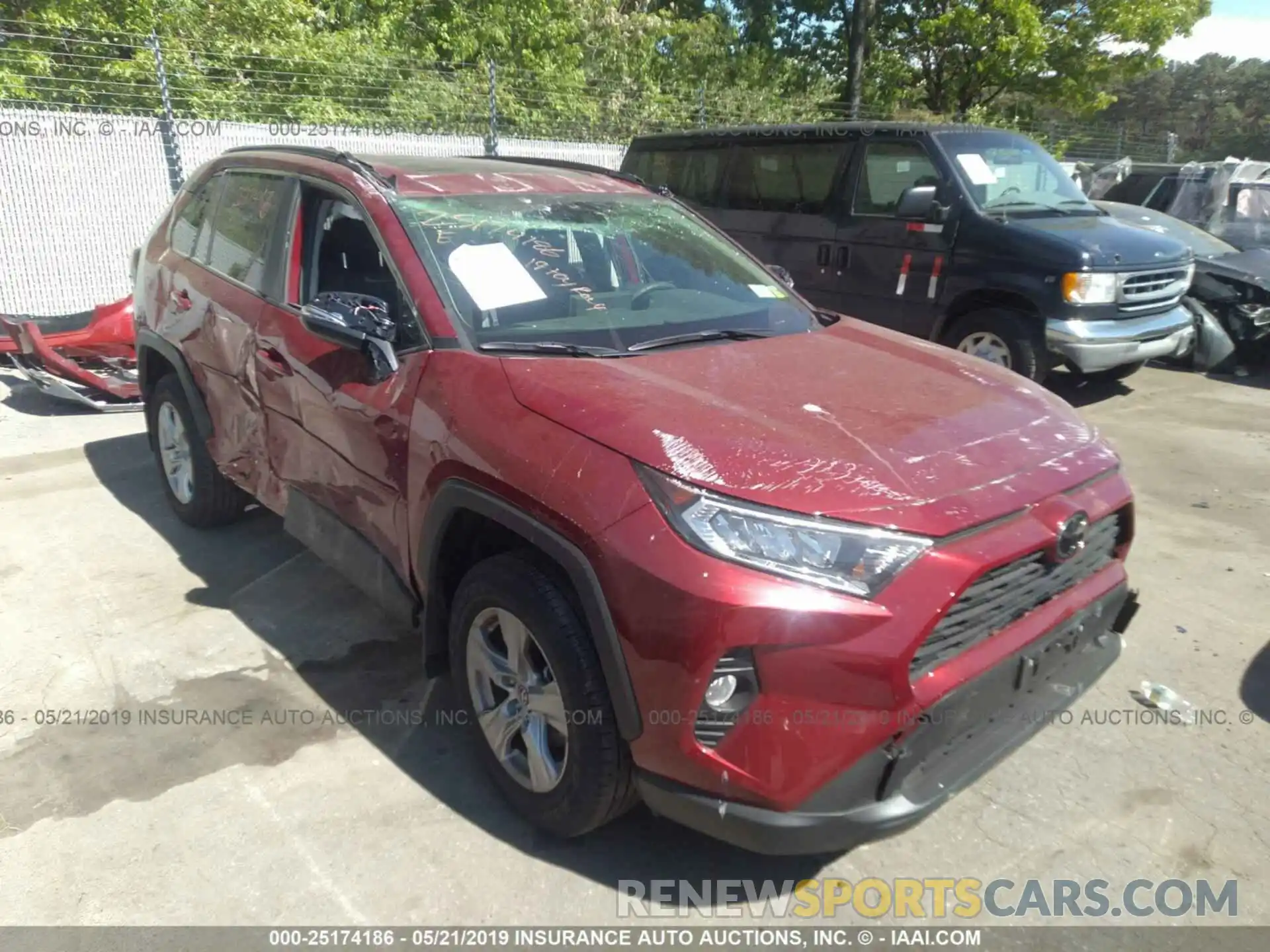 1 Фотография поврежденного автомобиля JTMP1RFV0KD003334 TOYOTA RAV4 2019