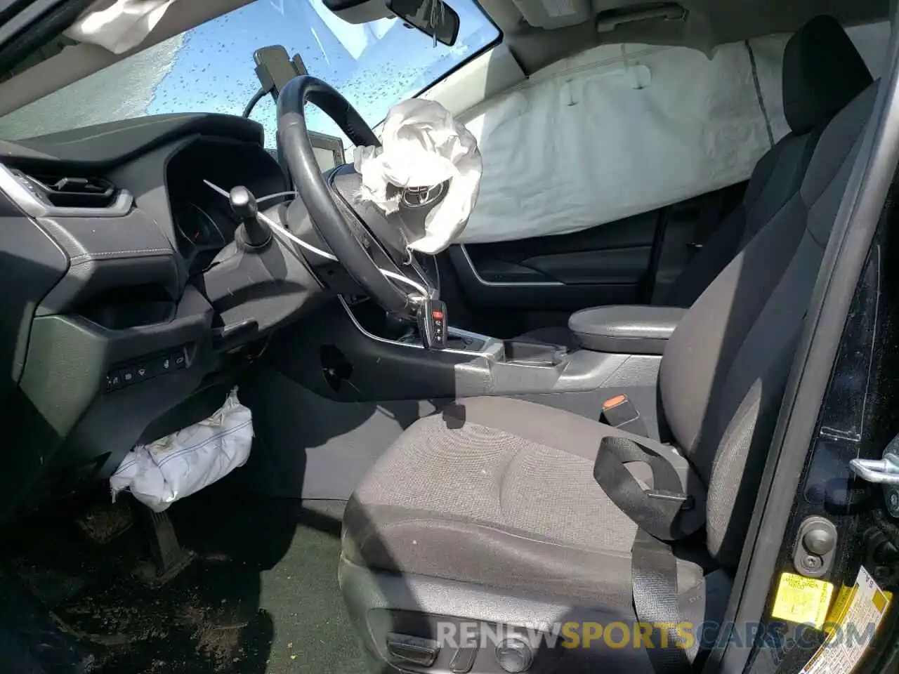 7 Photograph of a damaged car JTMP1RFV0KD007884 TOYOTA RAV4 2019