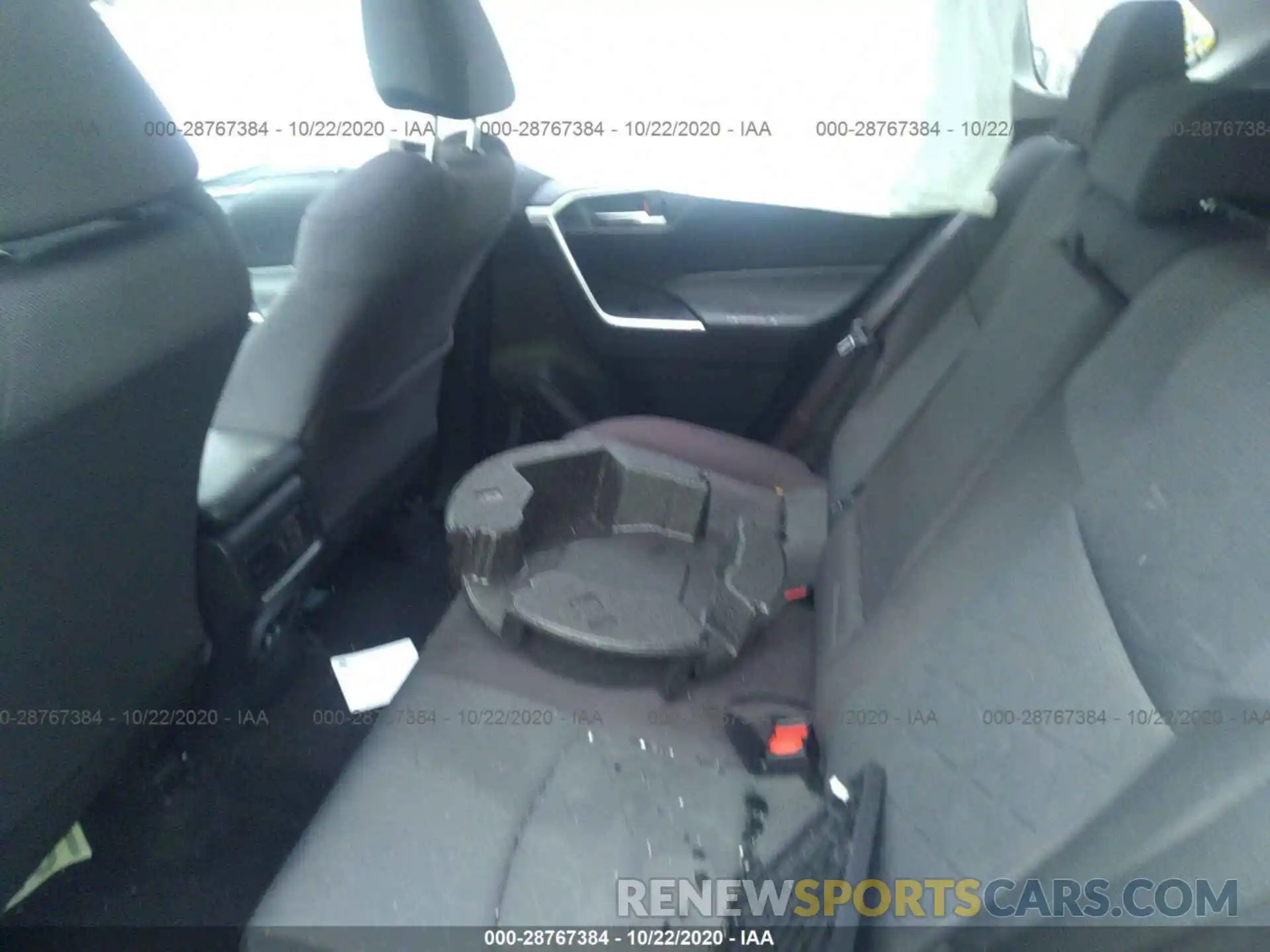 8 Photograph of a damaged car JTMP1RFV0KD009117 TOYOTA RAV4 2019