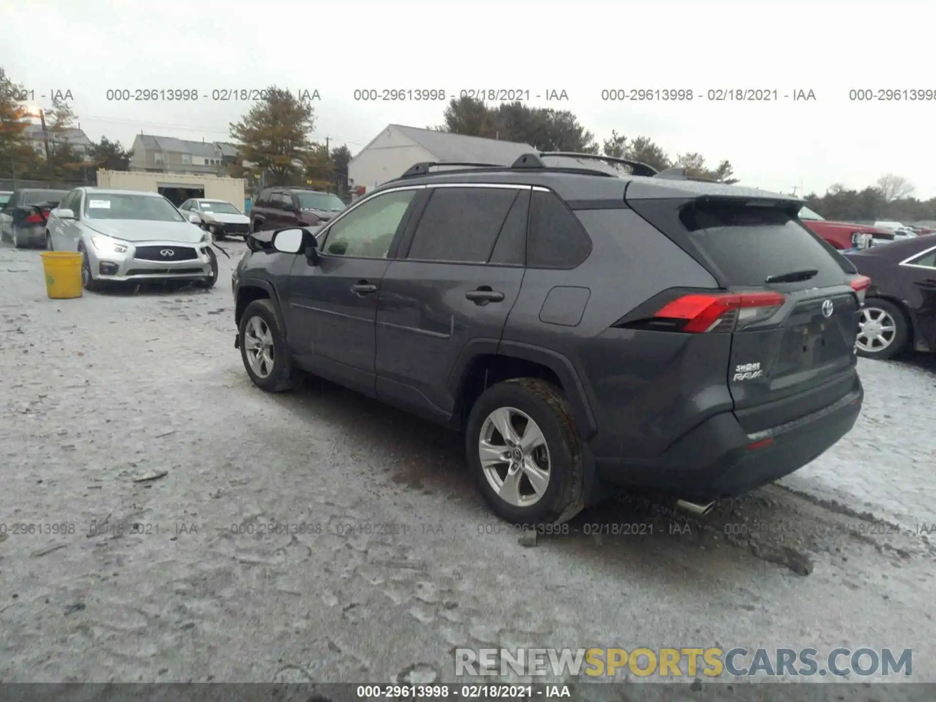 3 Photograph of a damaged car JTMP1RFV0KD009344 TOYOTA RAV4 2019