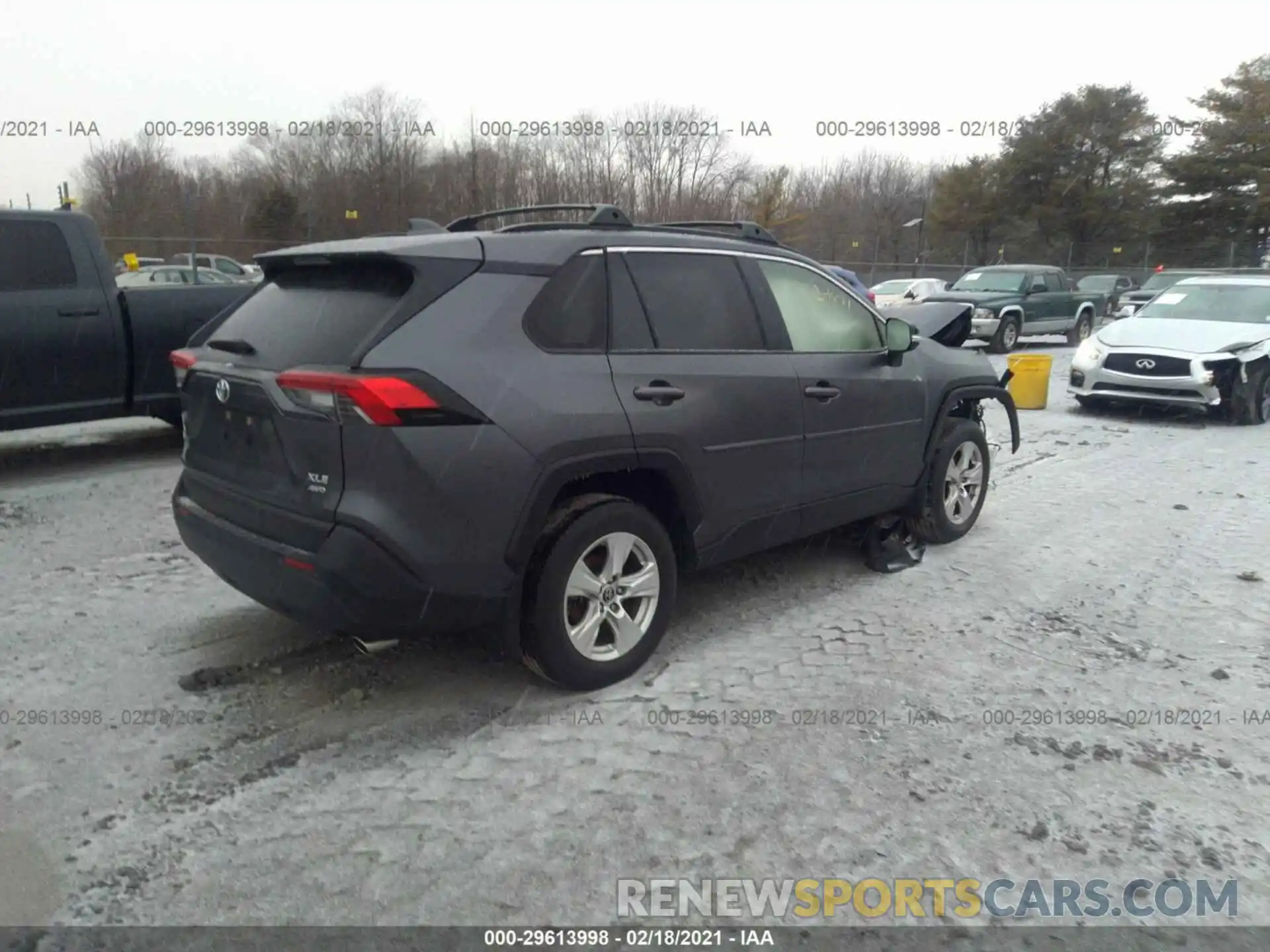 4 Photograph of a damaged car JTMP1RFV0KD009344 TOYOTA RAV4 2019