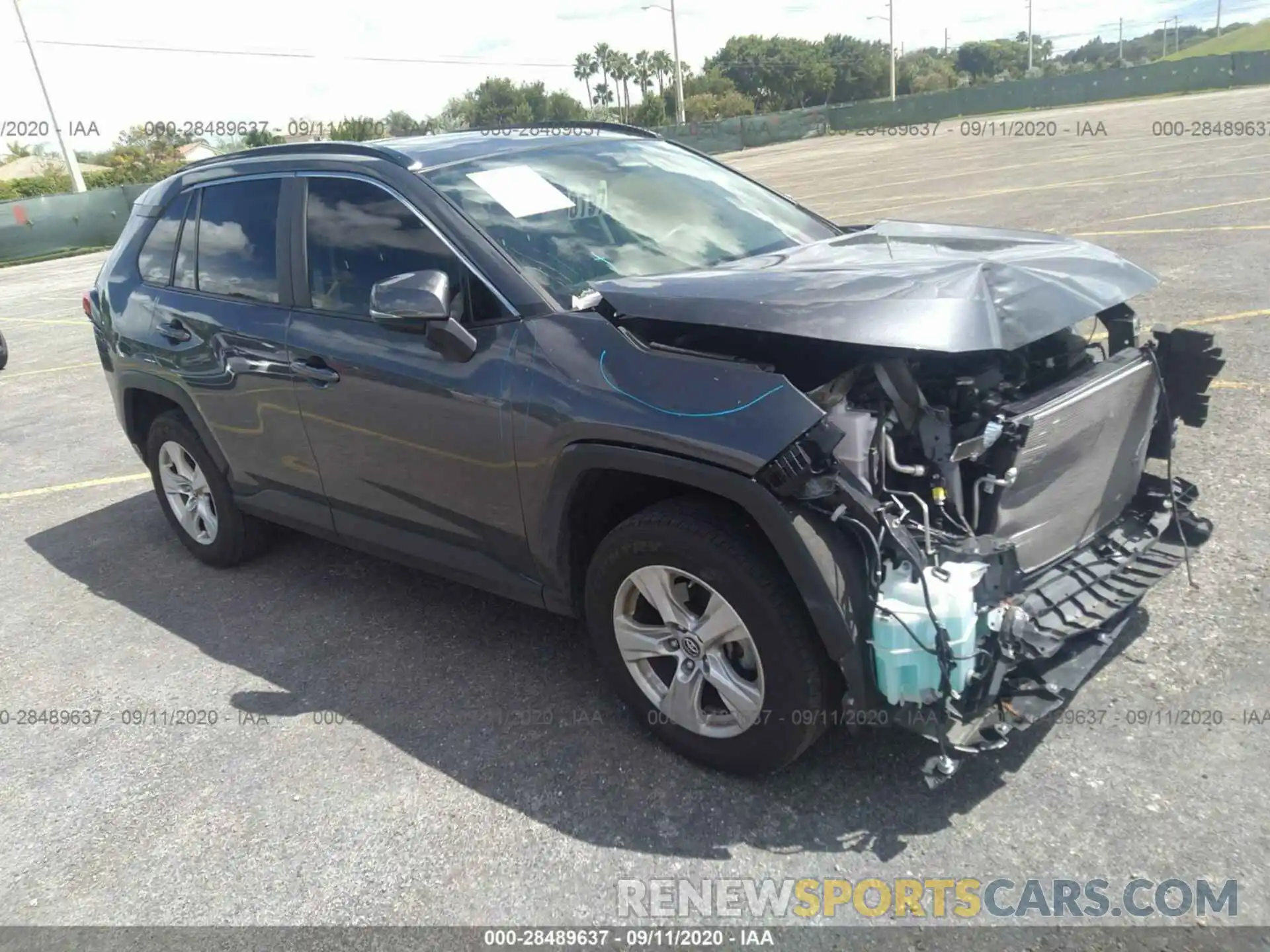 1 Photograph of a damaged car JTMP1RFV0KD013040 TOYOTA RAV4 2019