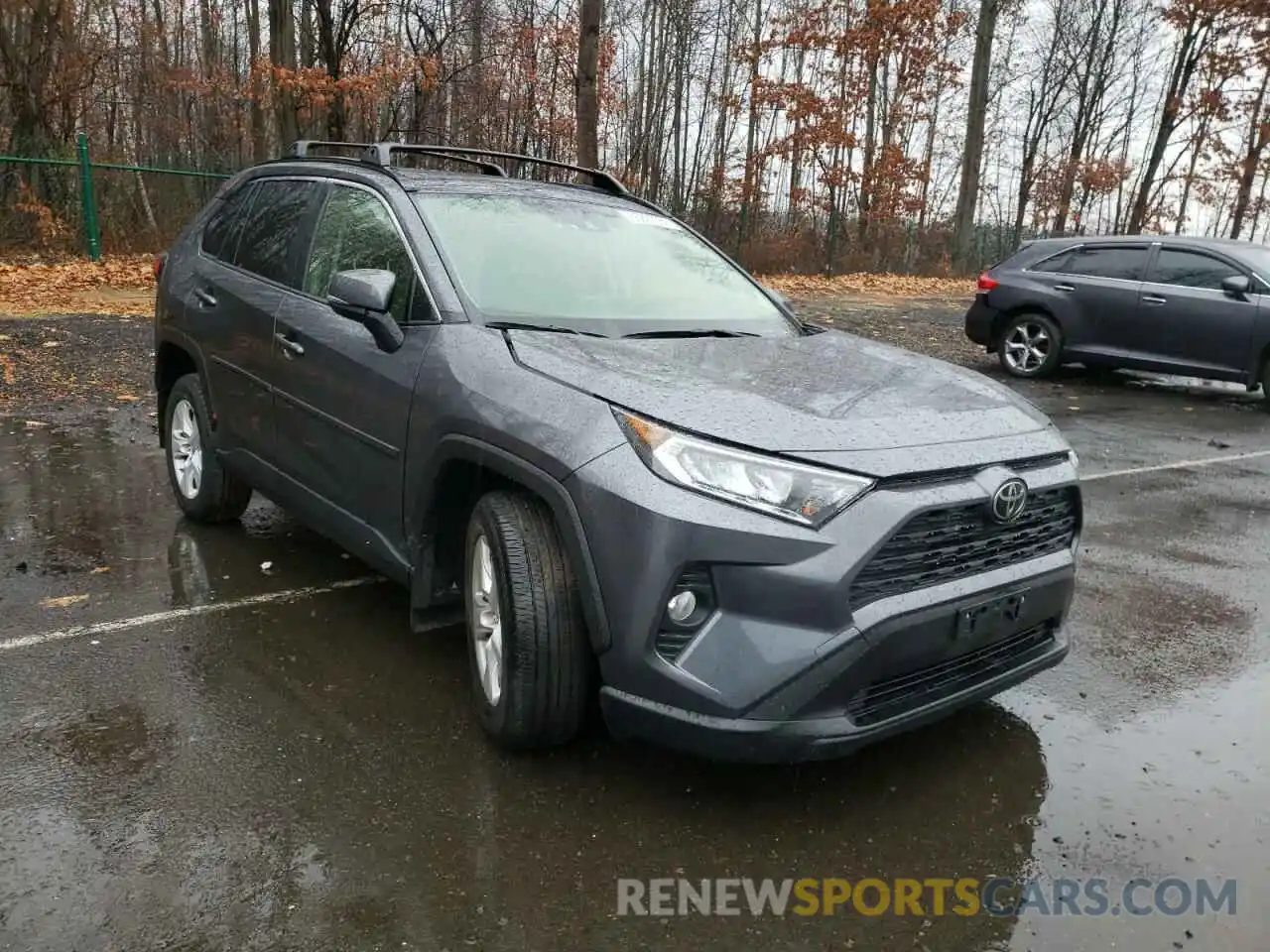 1 Photograph of a damaged car JTMP1RFV0KD017041 TOYOTA RAV4 2019