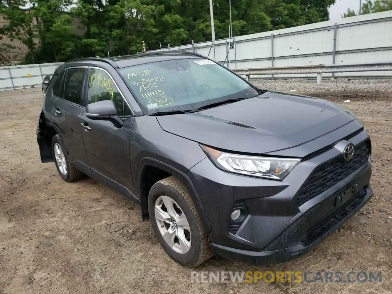 1 Photograph of a damaged car JTMP1RFV0KD018853 TOYOTA RAV4 2019