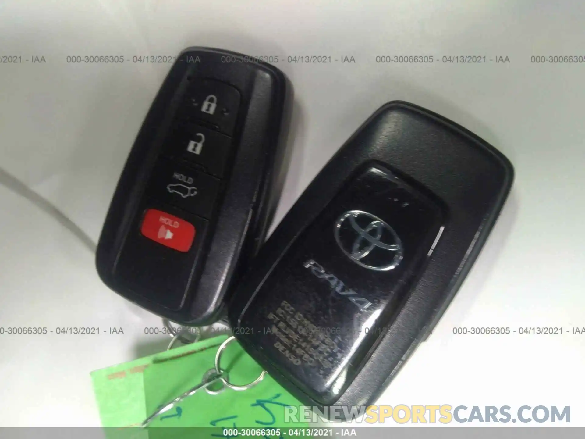 11 Фотография поврежденного автомобиля JTMP1RFV0KD026256 TOYOTA RAV4 2019