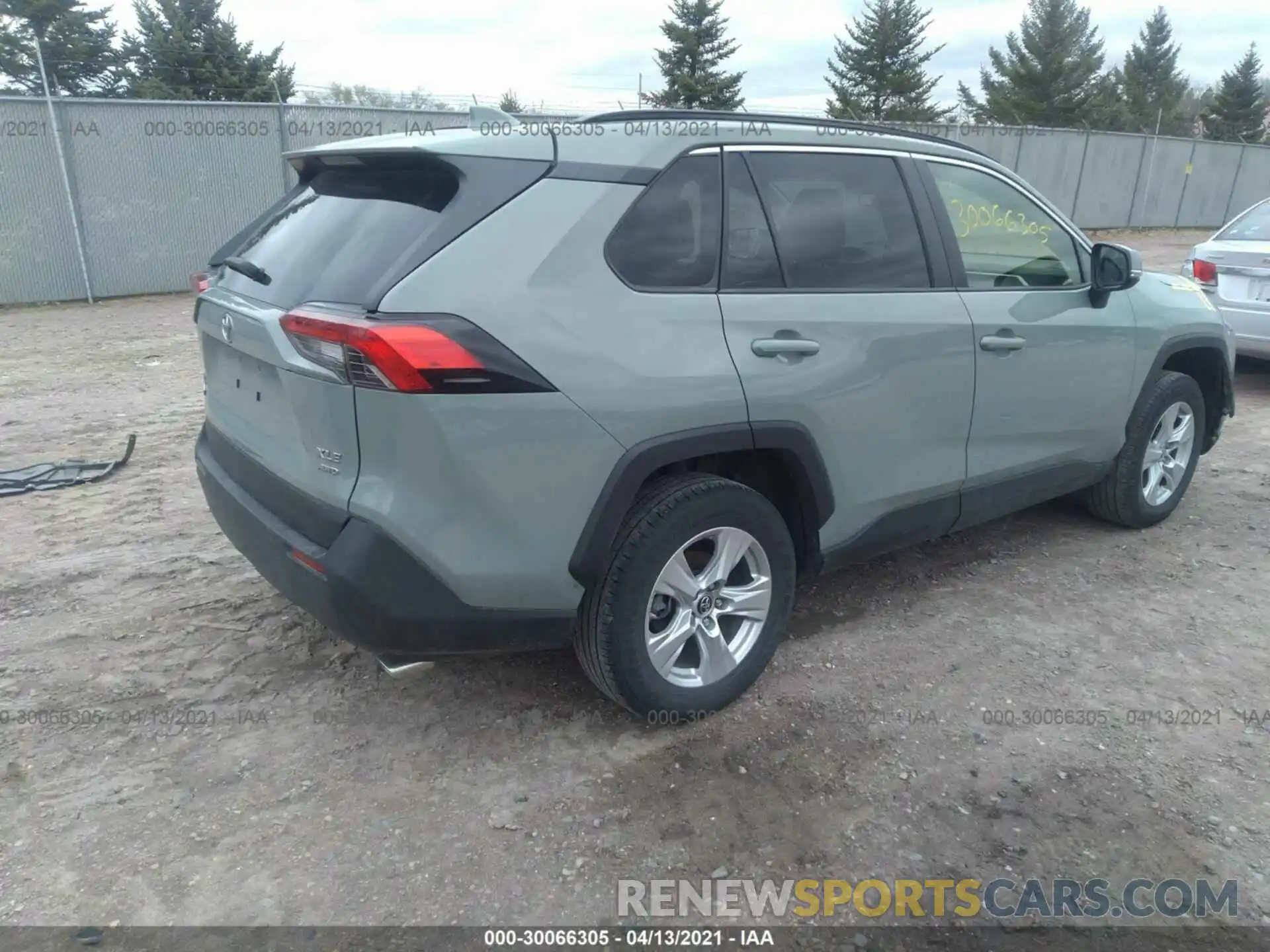 4 Photograph of a damaged car JTMP1RFV0KD026256 TOYOTA RAV4 2019