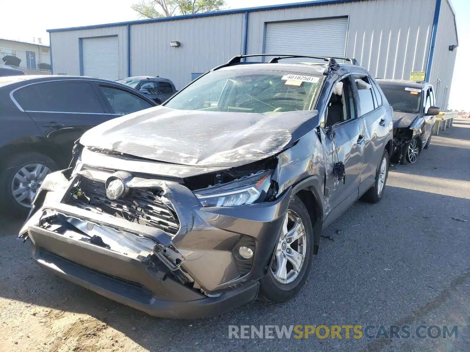 2 Photograph of a damaged car JTMP1RFV0KD029772 TOYOTA RAV4 2019