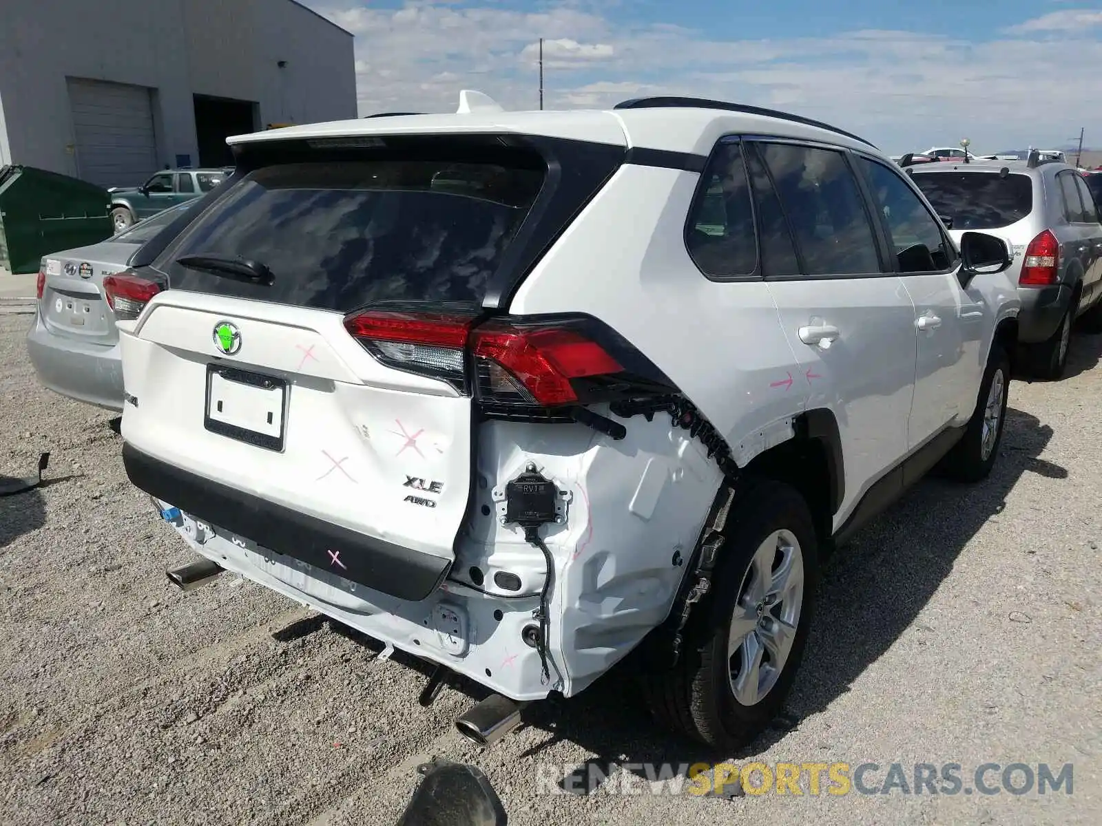 4 Photograph of a damaged car JTMP1RFV0KD031487 TOYOTA RAV4 2019