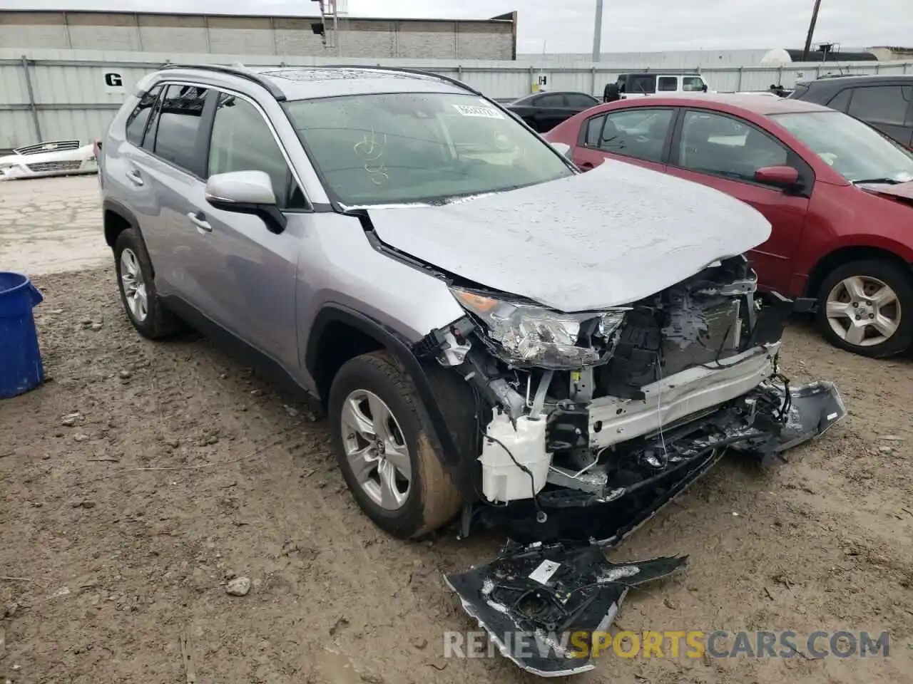 1 Photograph of a damaged car JTMP1RFV0KD031716 TOYOTA RAV4 2019