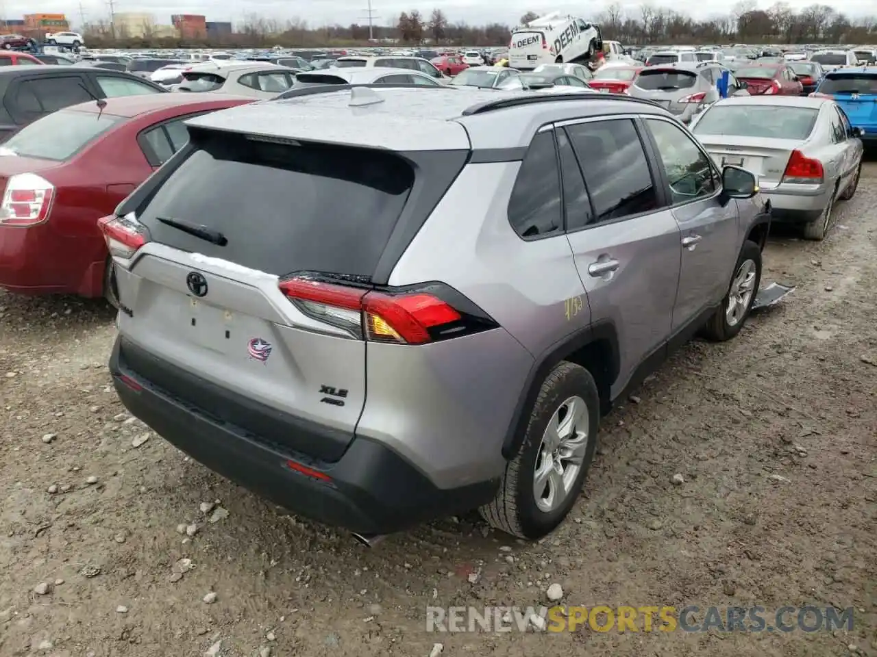 4 Photograph of a damaged car JTMP1RFV0KD031716 TOYOTA RAV4 2019