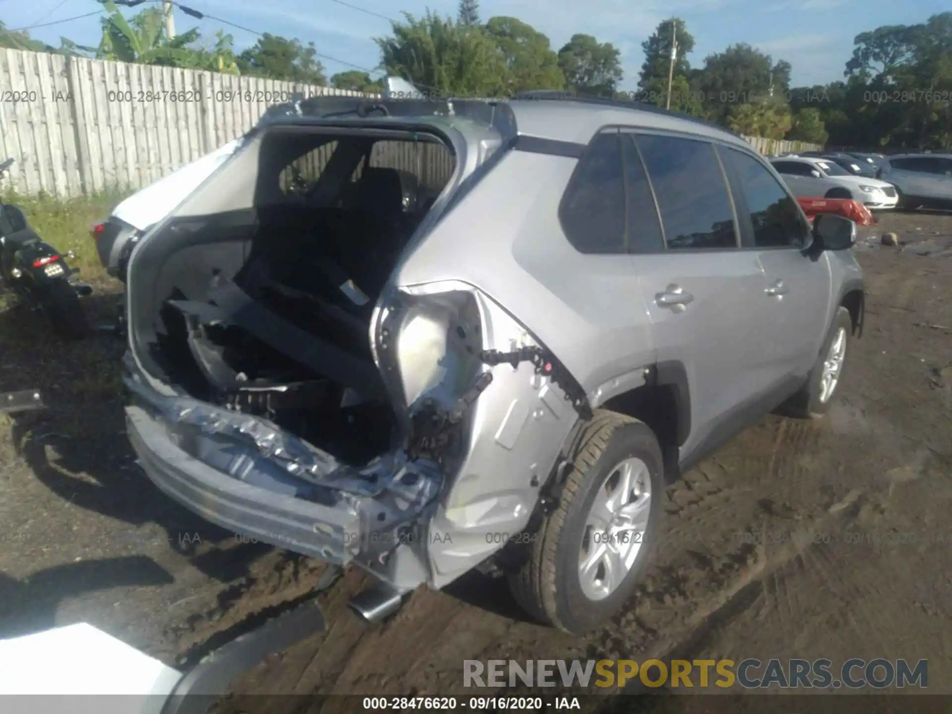 4 Фотография поврежденного автомобиля JTMP1RFV0KD033014 TOYOTA RAV4 2019