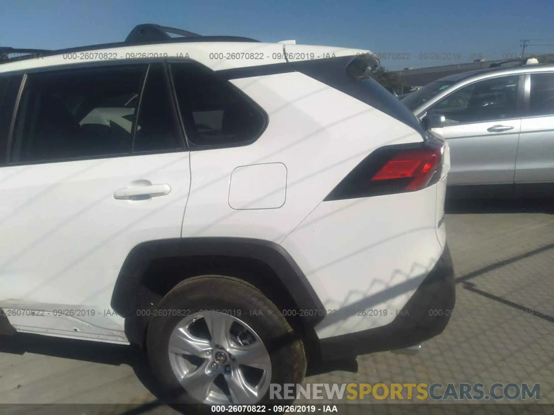 3 Photograph of a damaged car JTMP1RFV0KD034762 TOYOTA RAV4 2019