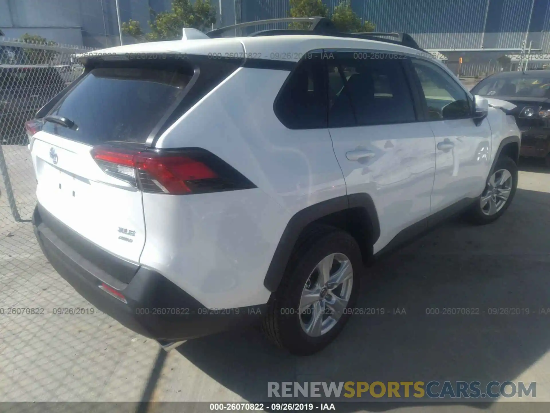 4 Фотография поврежденного автомобиля JTMP1RFV0KD034762 TOYOTA RAV4 2019