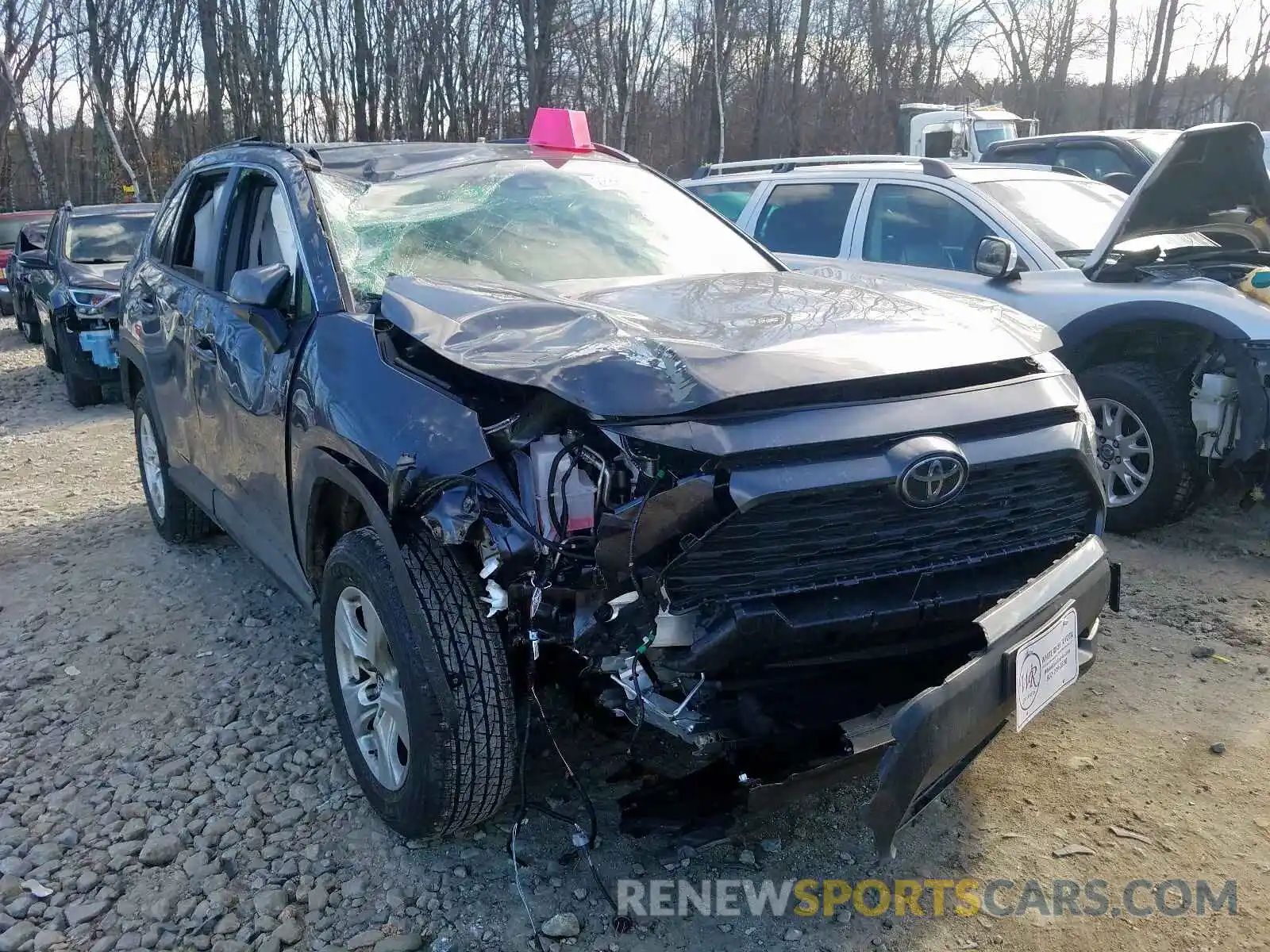 1 Photograph of a damaged car JTMP1RFV0KD035426 TOYOTA RAV4 2019