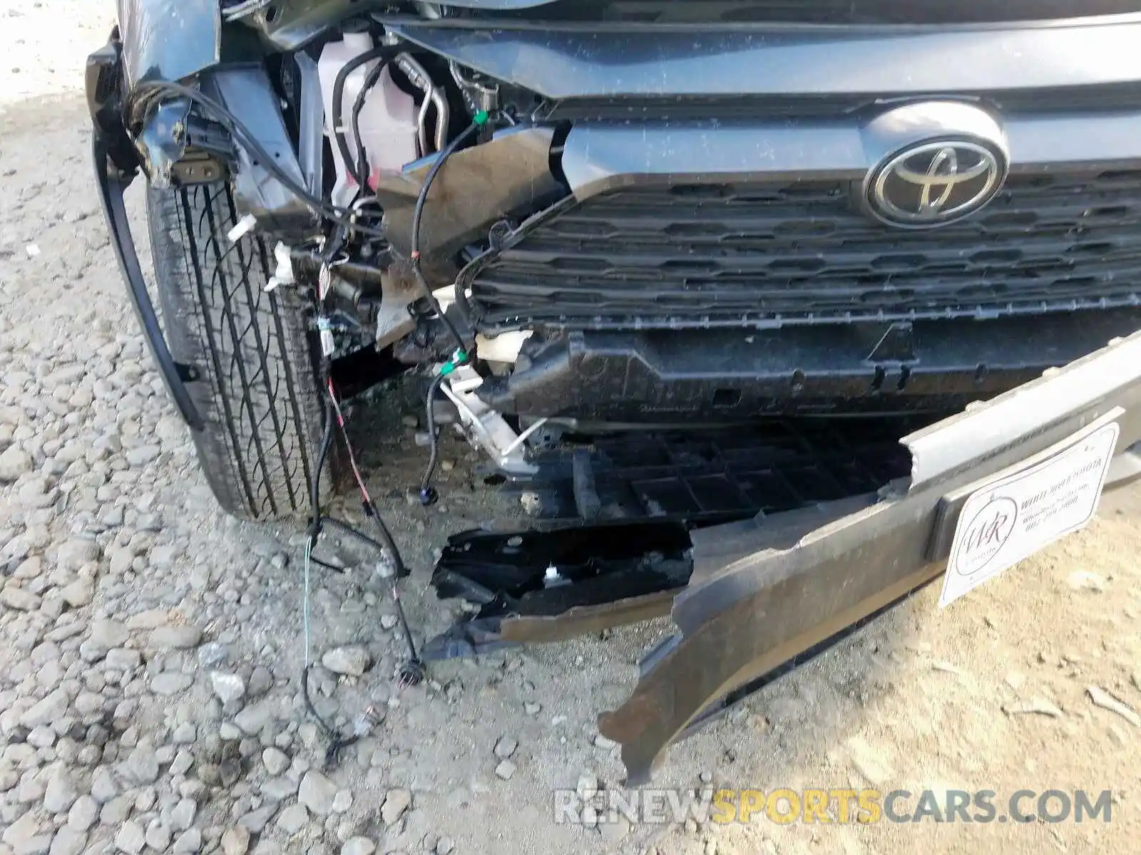 9 Photograph of a damaged car JTMP1RFV0KD035426 TOYOTA RAV4 2019