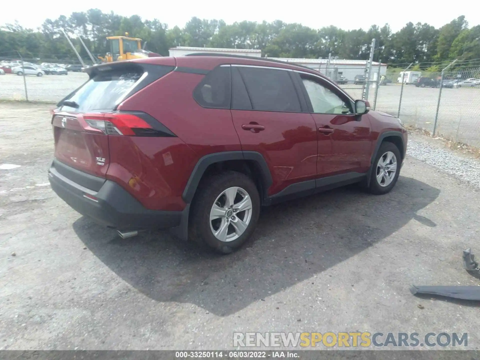 4 Photograph of a damaged car JTMP1RFV0KD036561 TOYOTA RAV4 2019