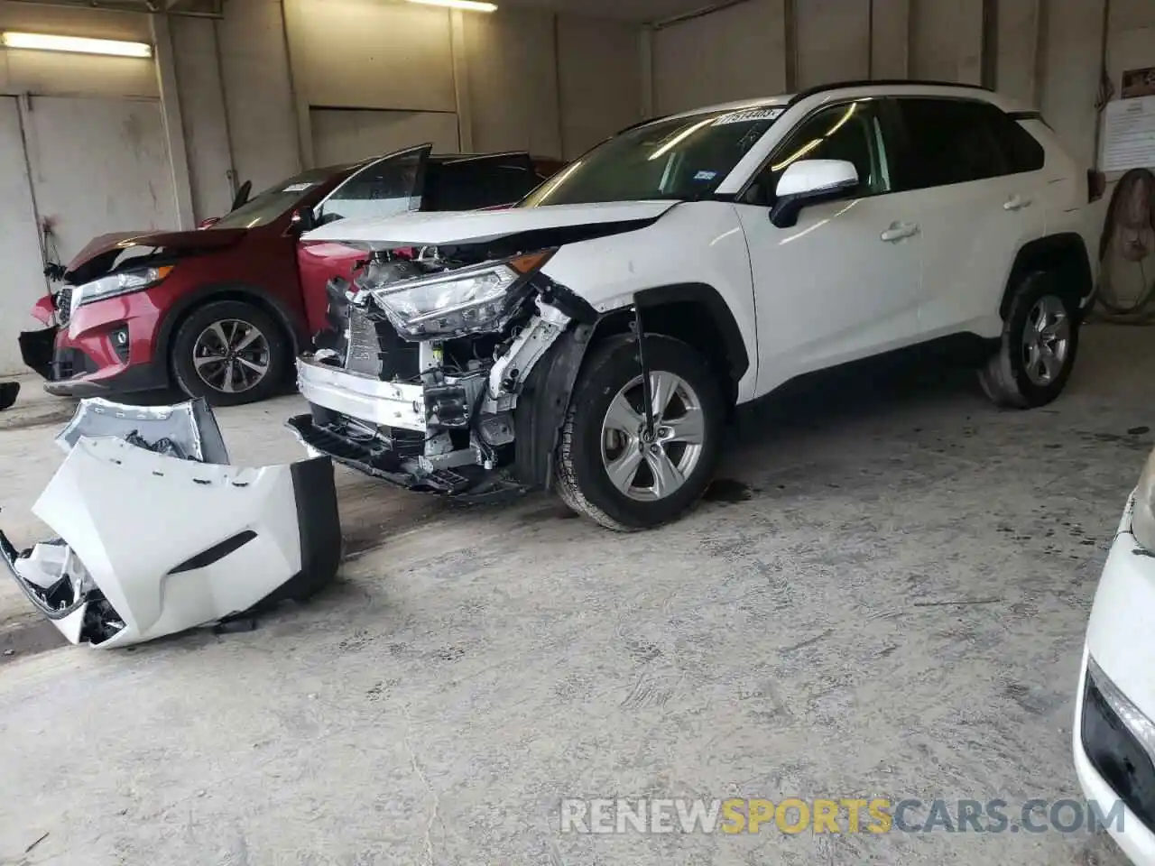 1 Photograph of a damaged car JTMP1RFV0KD036673 TOYOTA RAV4 2019