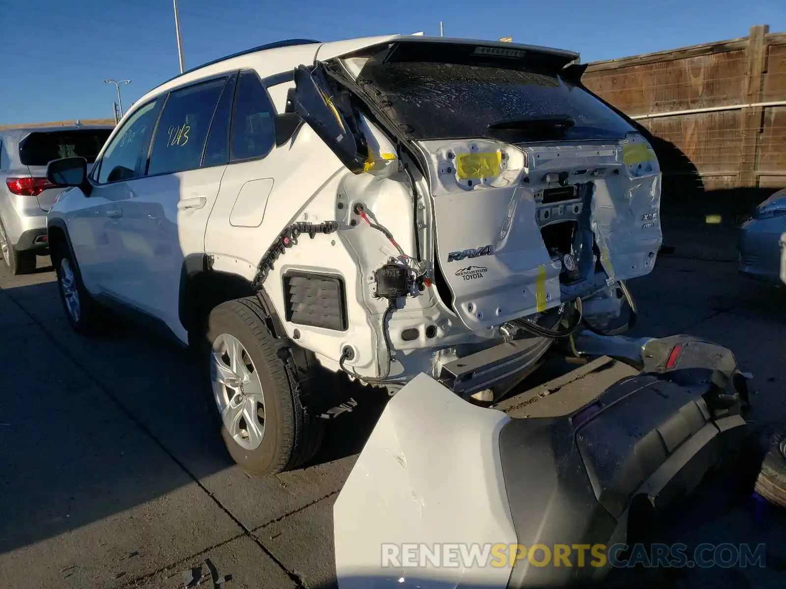 3 Photograph of a damaged car JTMP1RFV0KD038973 TOYOTA RAV4 2019