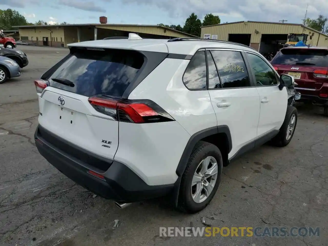 4 Photograph of a damaged car JTMP1RFV0KD040349 TOYOTA RAV4 2019