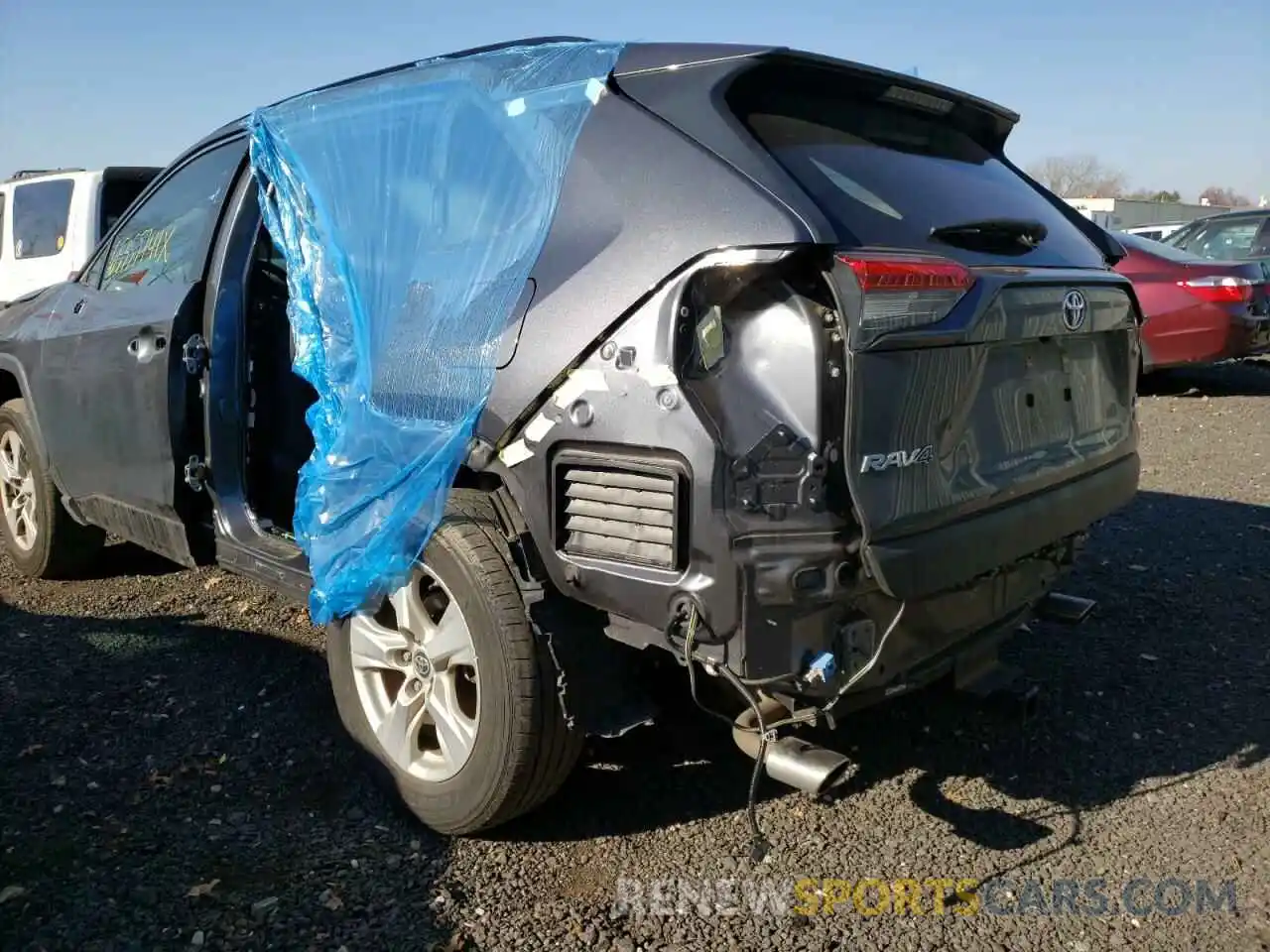 9 Photograph of a damaged car JTMP1RFV0KD041775 TOYOTA RAV4 2019