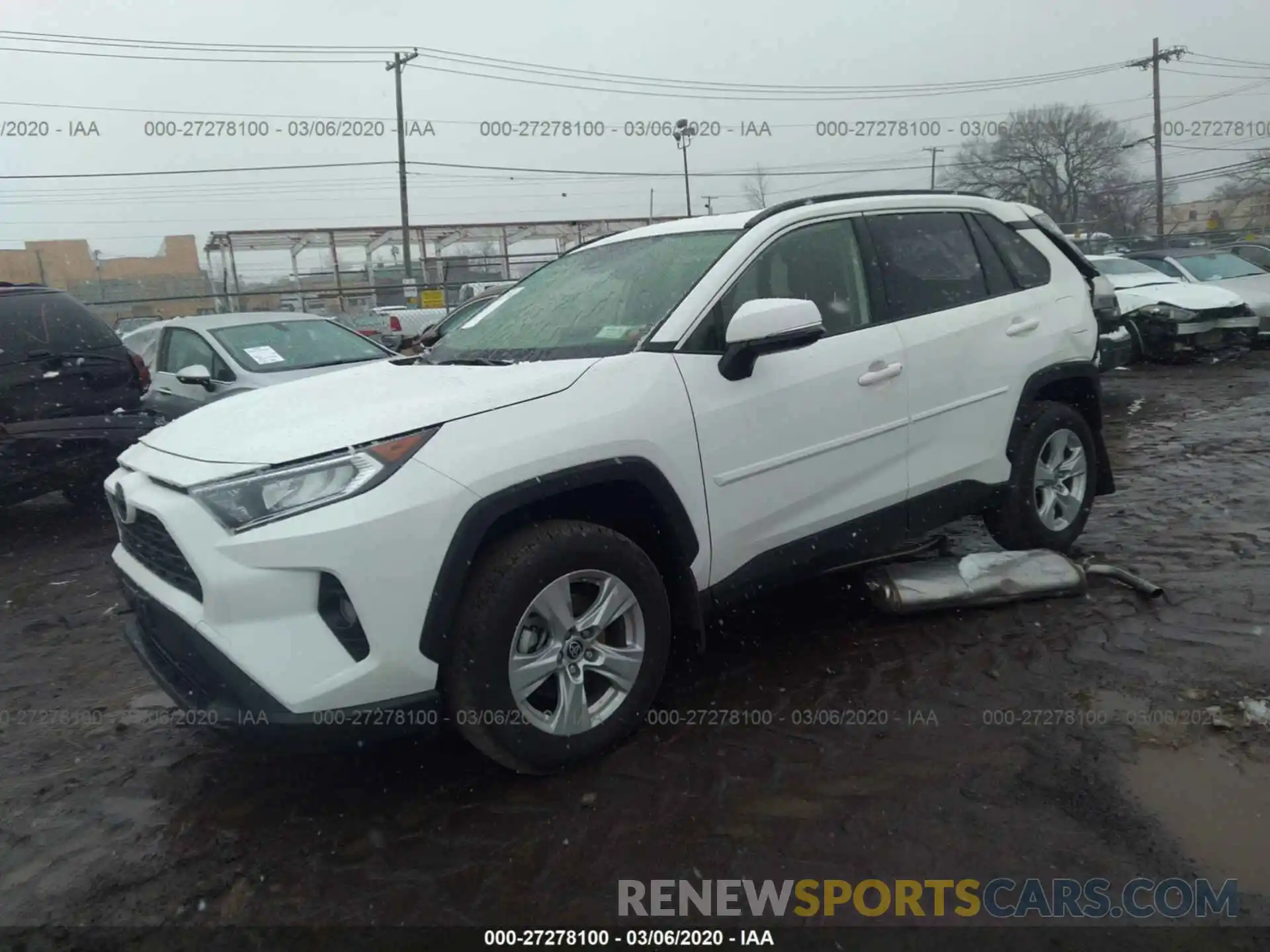 2 Photograph of a damaged car JTMP1RFV0KD045292 TOYOTA RAV4 2019