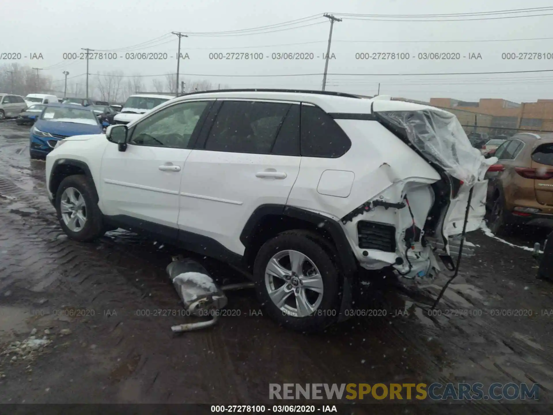 3 Photograph of a damaged car JTMP1RFV0KD045292 TOYOTA RAV4 2019