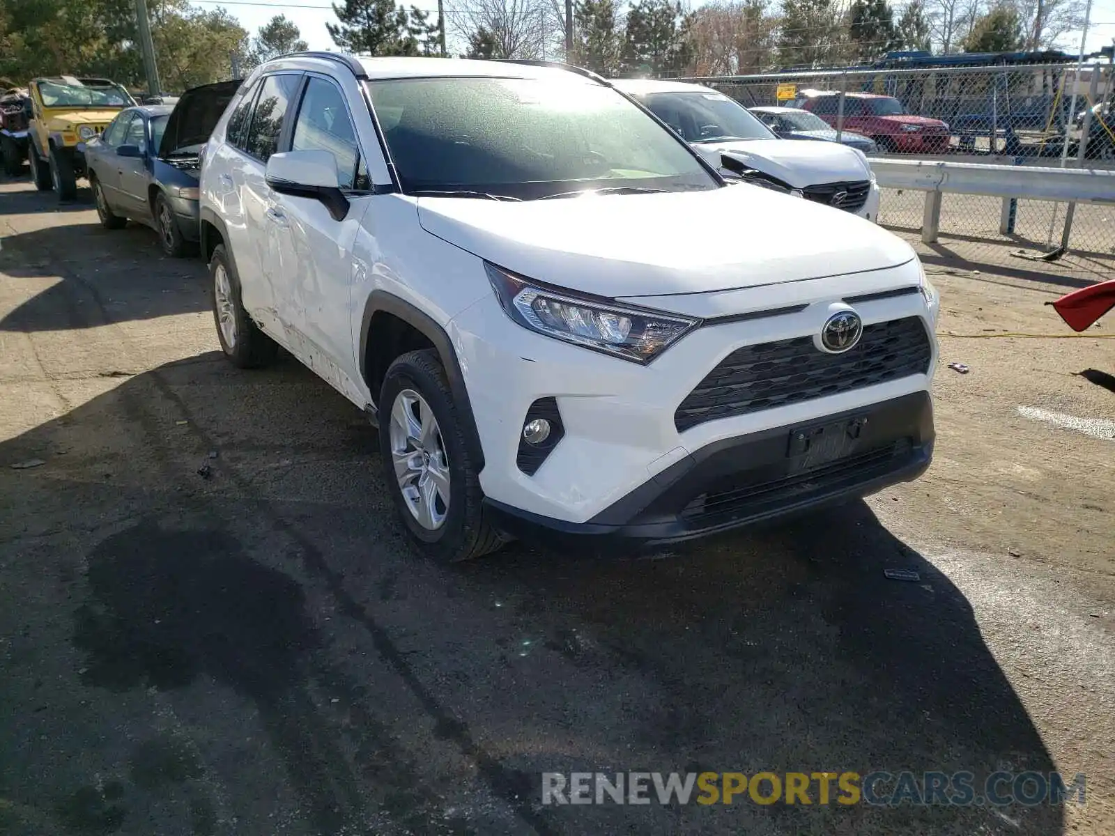 1 Photograph of a damaged car JTMP1RFV0KD500738 TOYOTA RAV4 2019