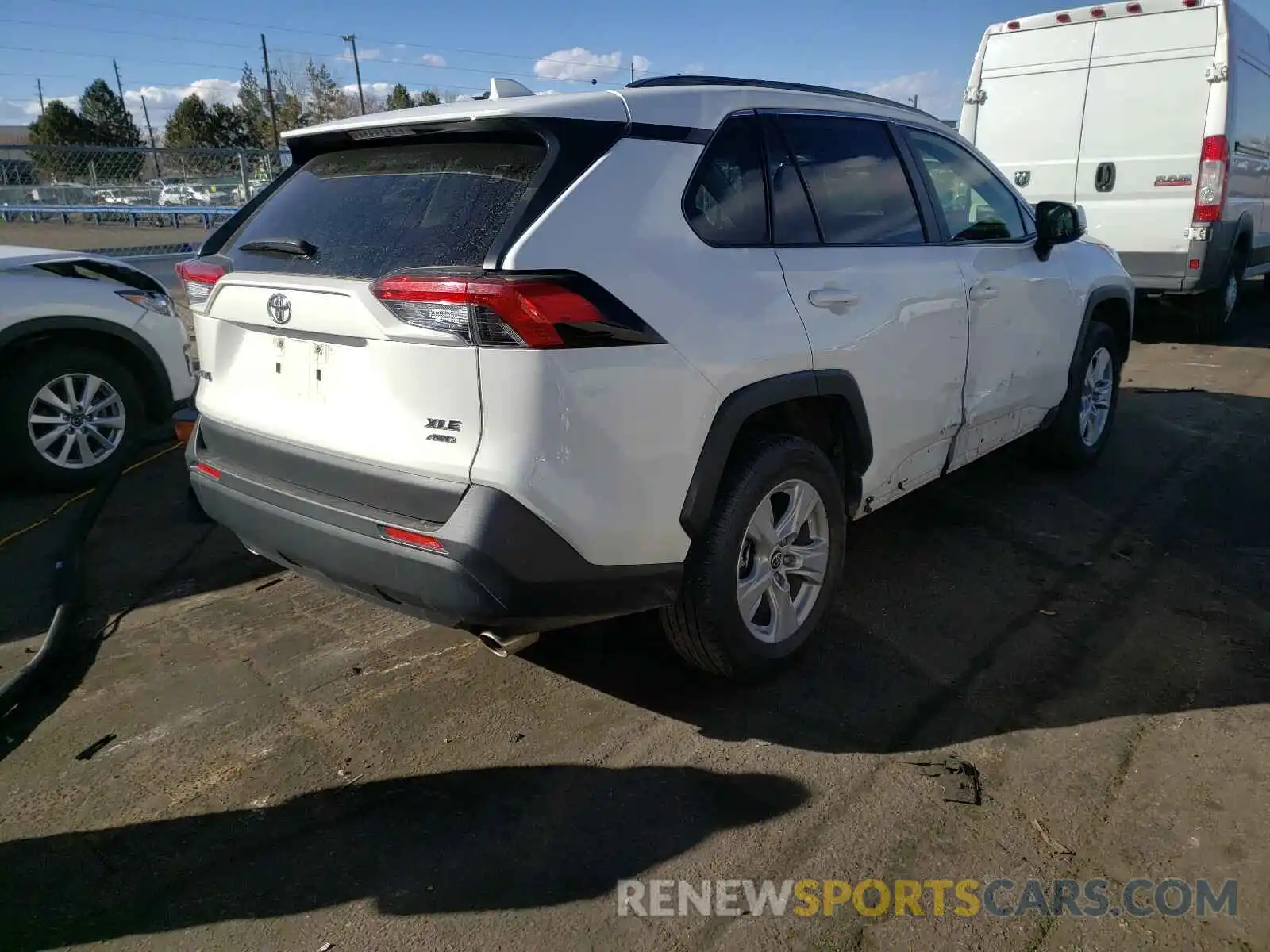 4 Photograph of a damaged car JTMP1RFV0KD500738 TOYOTA RAV4 2019