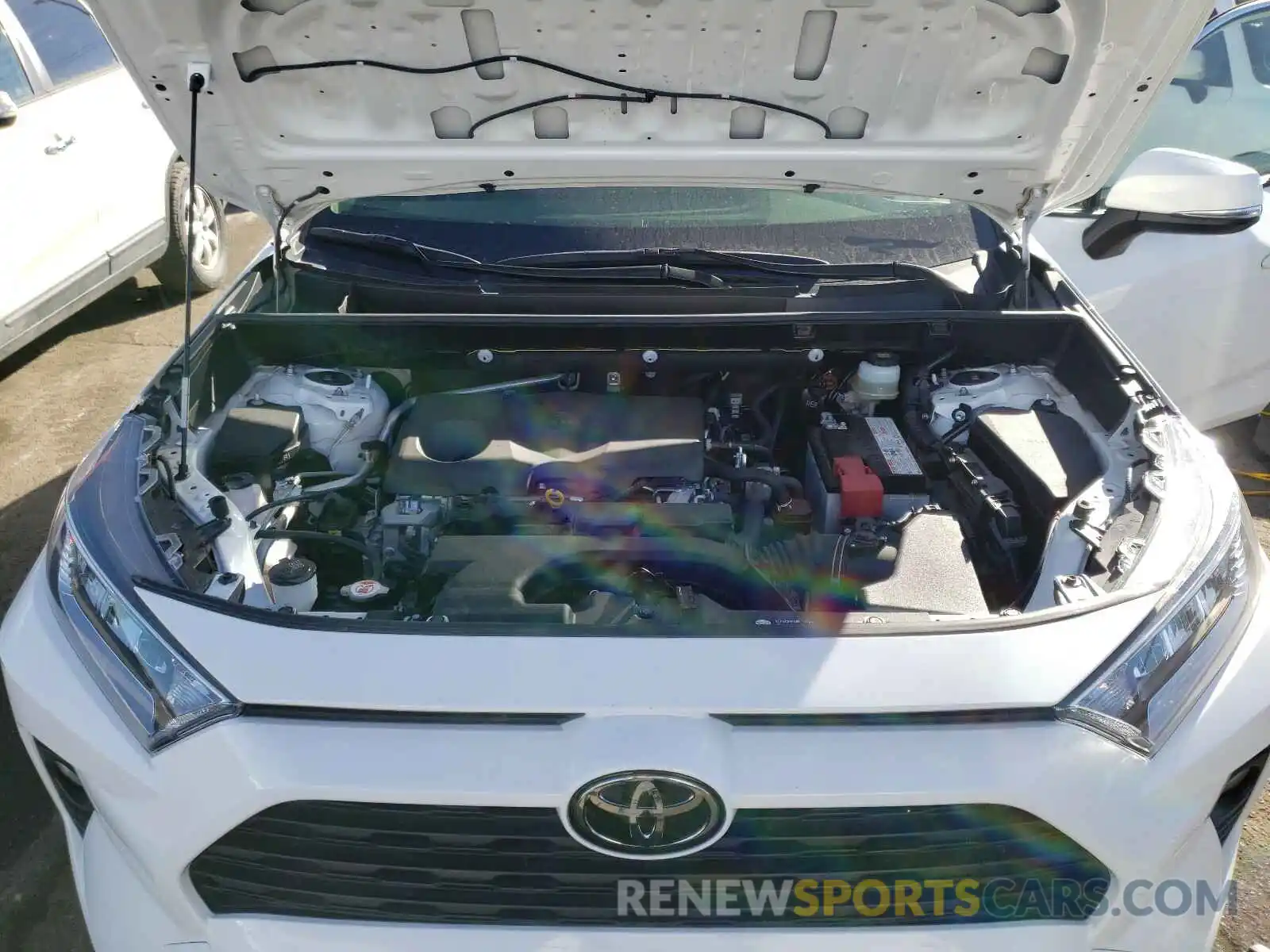 7 Photograph of a damaged car JTMP1RFV0KD500738 TOYOTA RAV4 2019